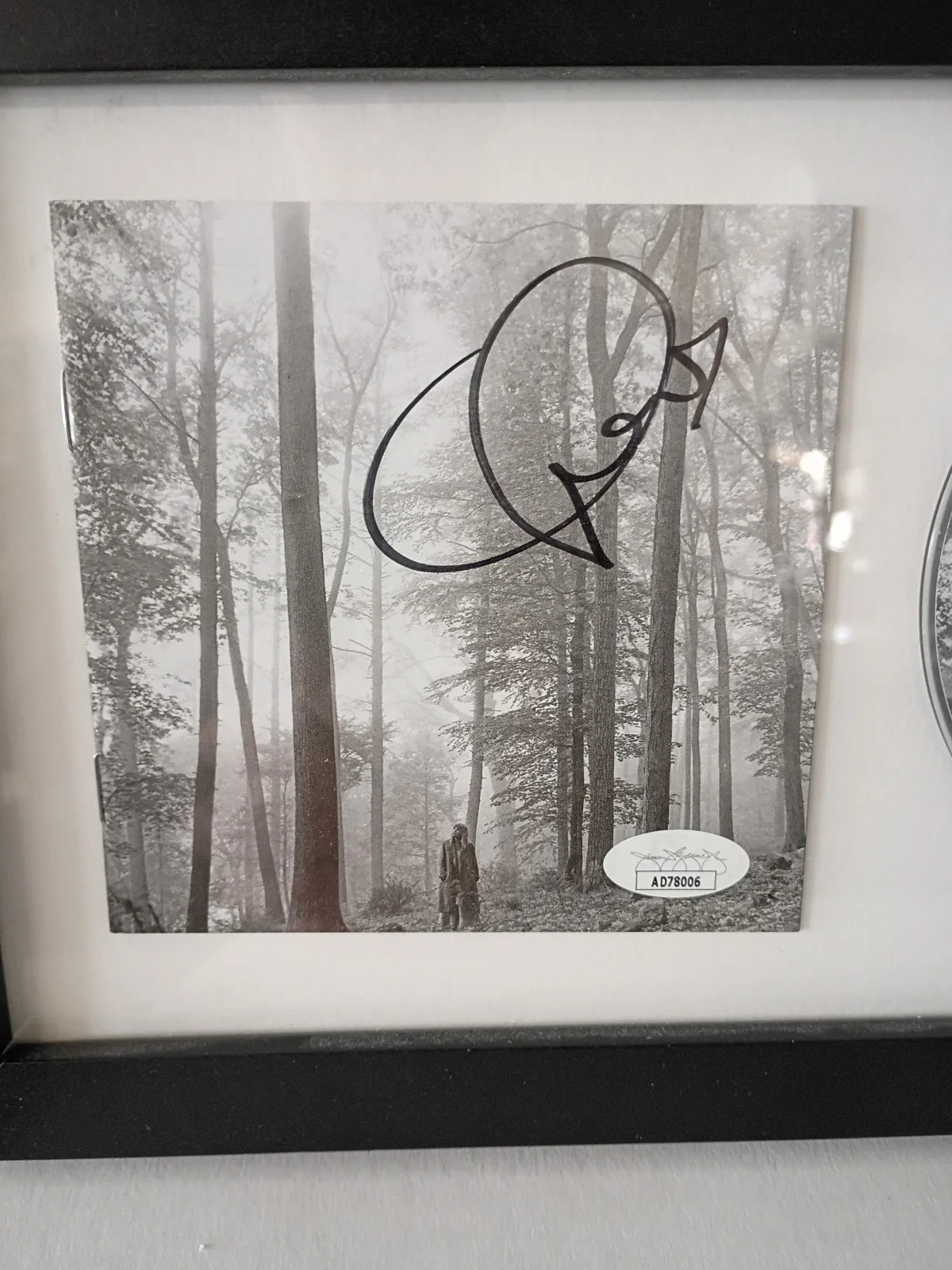 Taylor Swift — Taylor Swift Autographed Signed Framed CD Folklore JSA COA AUTHENTIC FRAMED, image 2