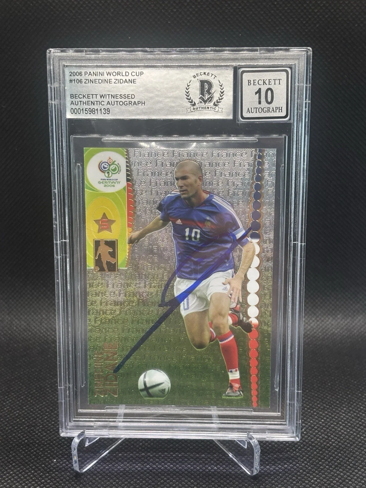 ZINEDINE ZIDANE — ZINEDINE ZIDANE SIGNED 2006 PANINI WORLD CUP CARD AUTO 10 BECKETT