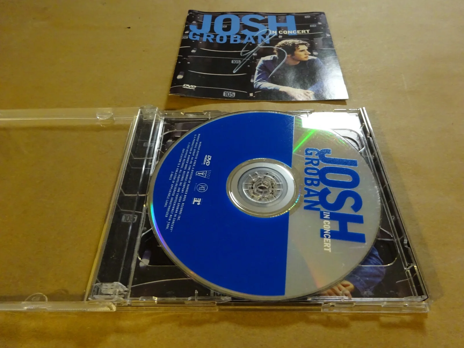 Autographed Josh Groban Signed In Concert Booklet With DVD Beckett BAS COA, изображение 2