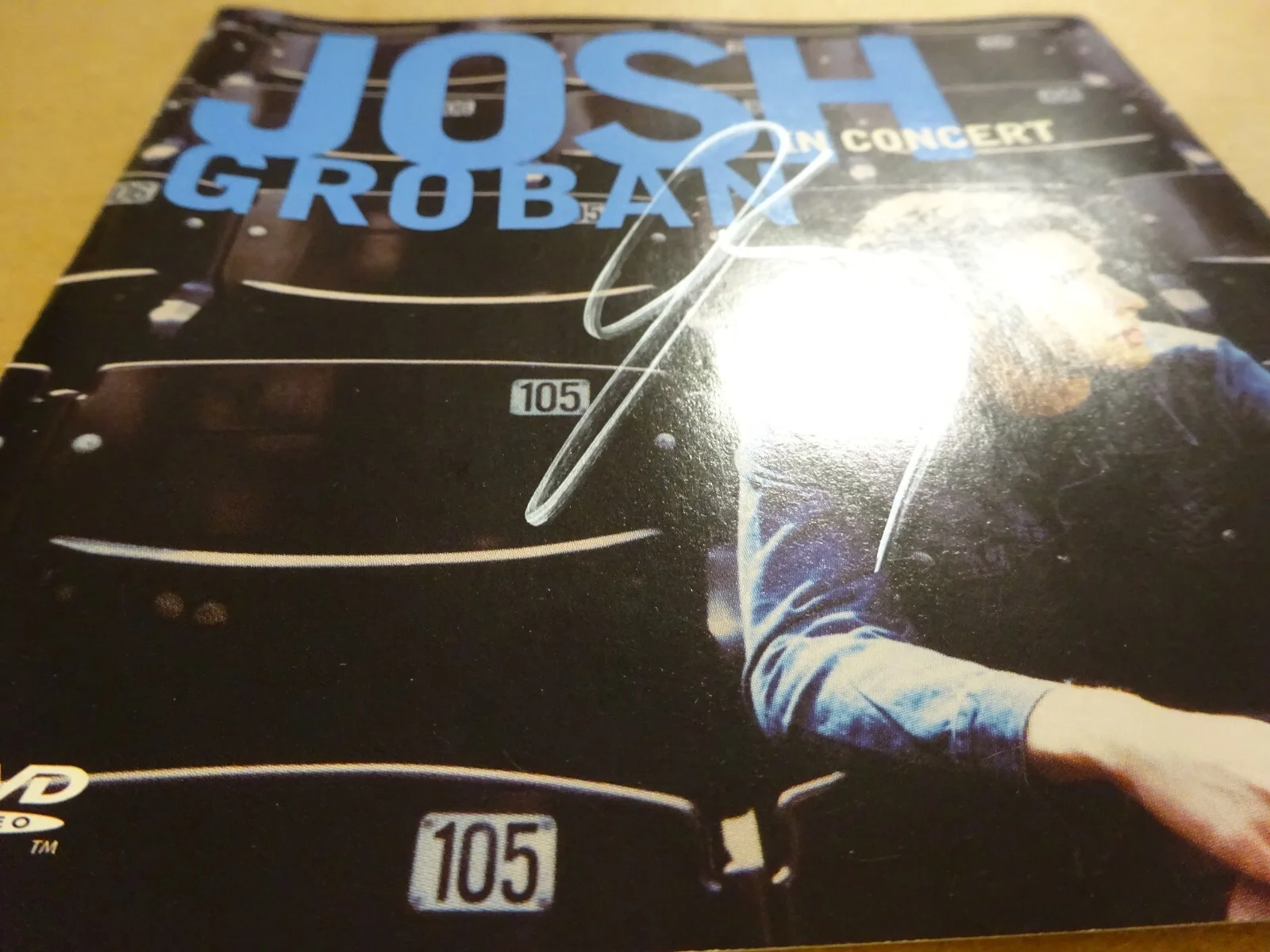 Autographed Josh Groban Signed In Concert Booklet With DVD Beckett BAS COA, изображение 5