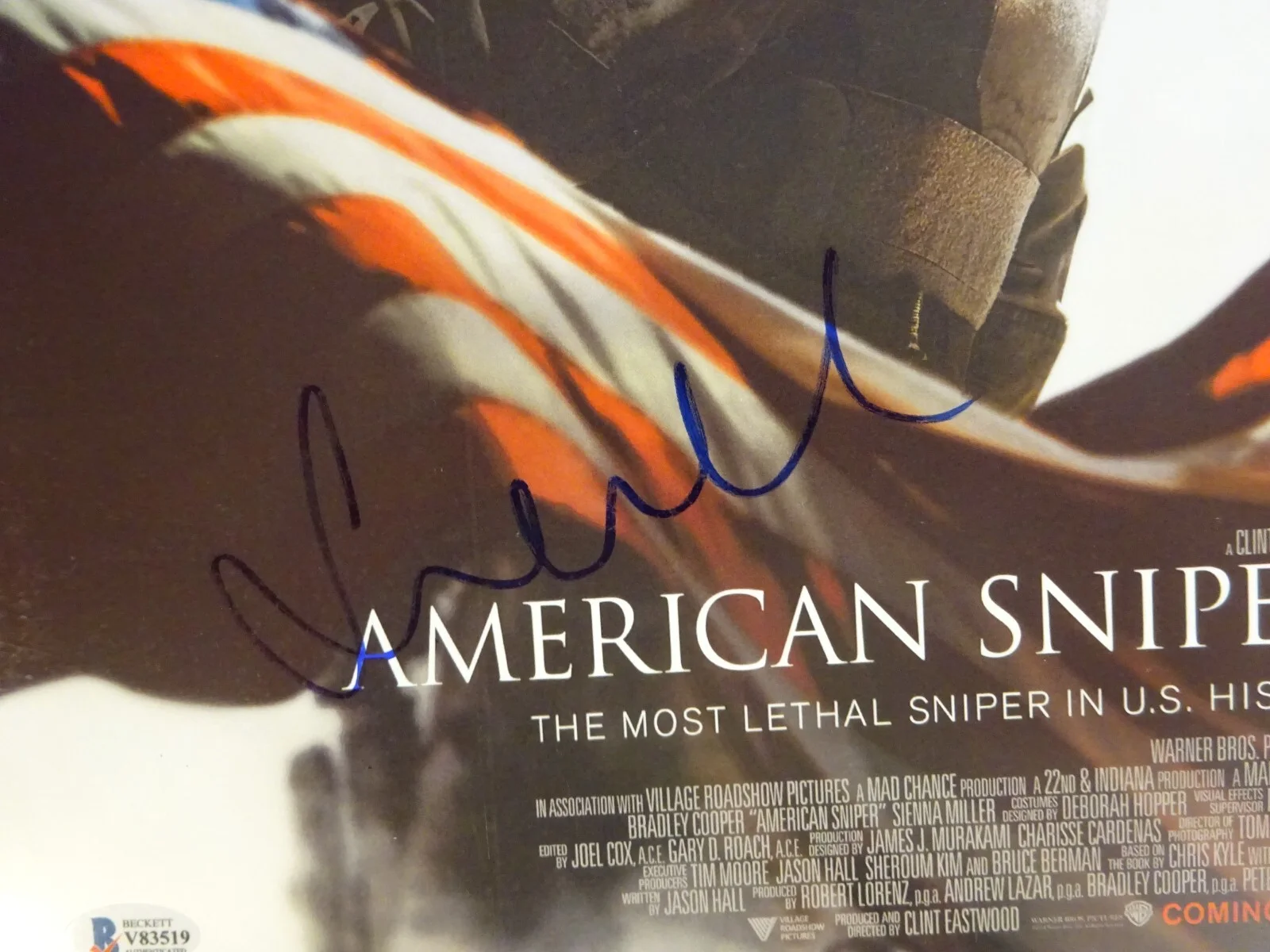 Sienna Miller — Signed Sienna Miller Autographed American Sniper Photo 11"x17" Beckett BAS COA, изображение 4