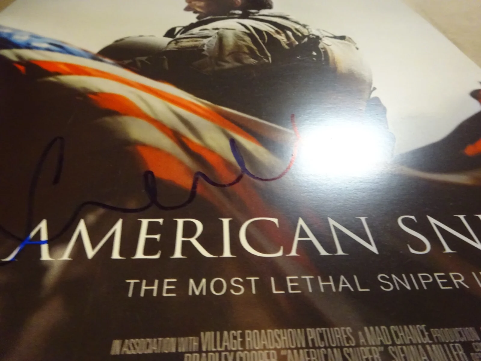 Sienna Miller — Signed Sienna Miller Autographed American Sniper Photo 11"x17" Beckett BAS COA, изображение 5