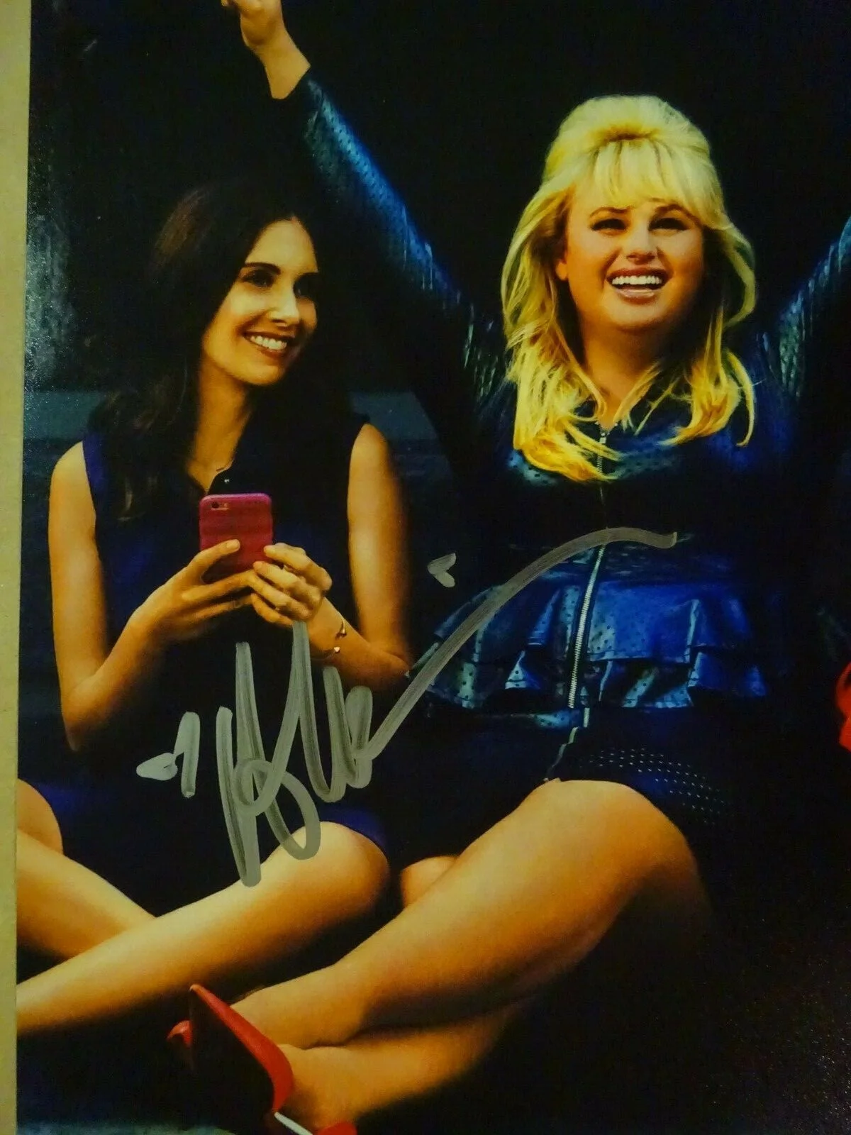Alison Brie — Signed ALISON BRIE Autographed HOW TO BE SINGLE 12"x18" Photo BECKETT BAS COA, изображение 3