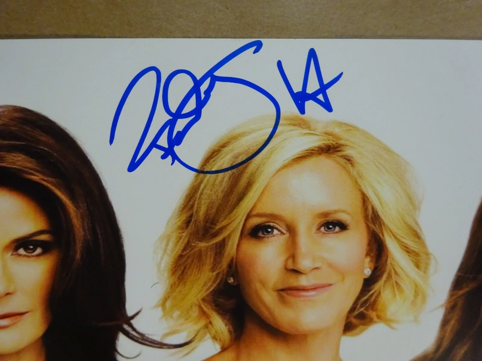Felicity Huffman — Signed Felicity Huffman Autographed Desperate Housewives Photo 11x17 Beckett COA, изображение 4