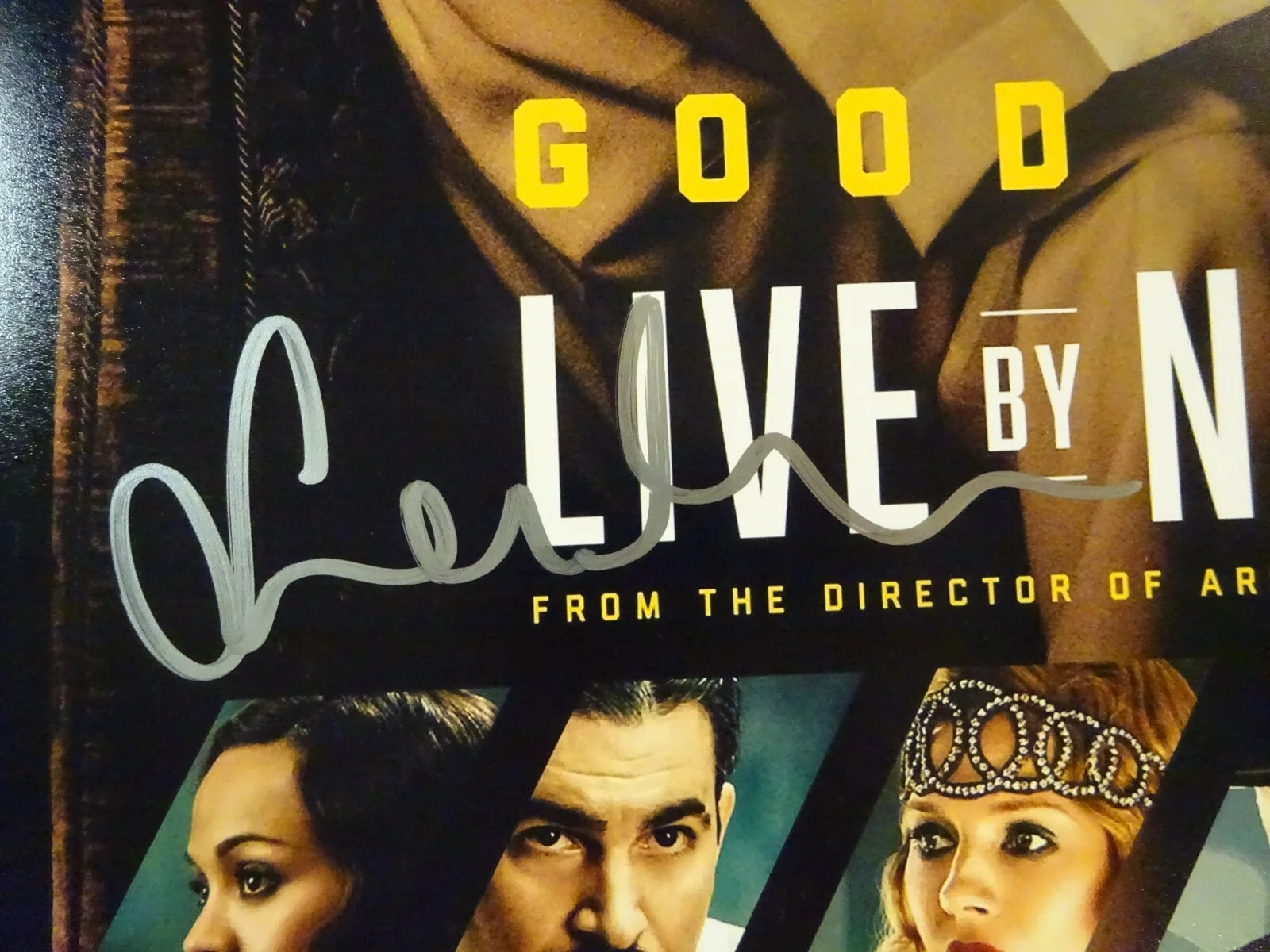 Chris Cooper, Chris Messina, Sienna Miller — Signed LIVE BY NIGHT Autographed By 3 12x18 Photo Cooper Miller BECKETT COA LOA, изображение 4