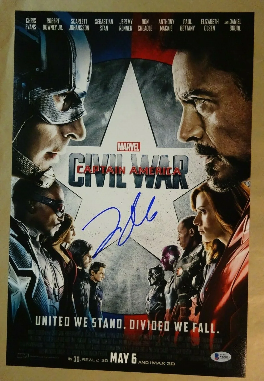 Frank Grillo — Signed FRANK GRILLO - Captain America CIVIL WAR 12"x18" Photo BECKETT BAS COA, изображение 2