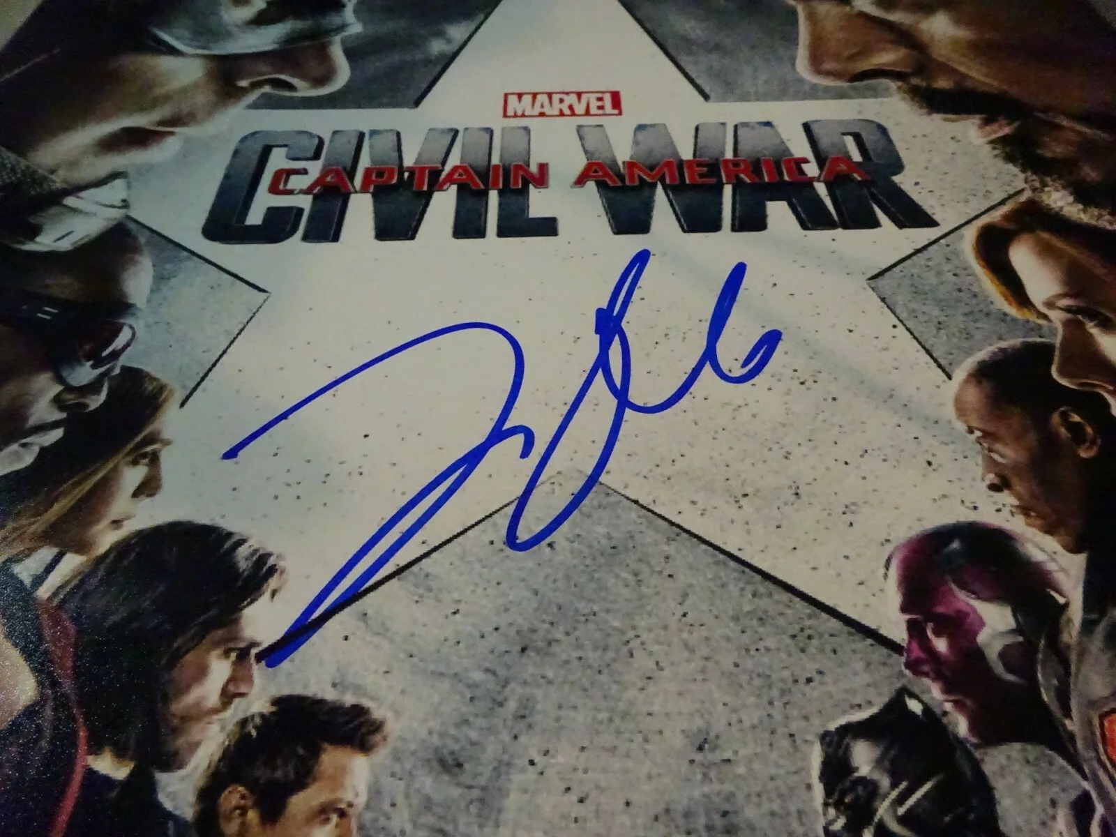 Frank Grillo — Signed FRANK GRILLO - Captain America CIVIL WAR 12"x18" Photo BECKETT BAS COA, изображение 4