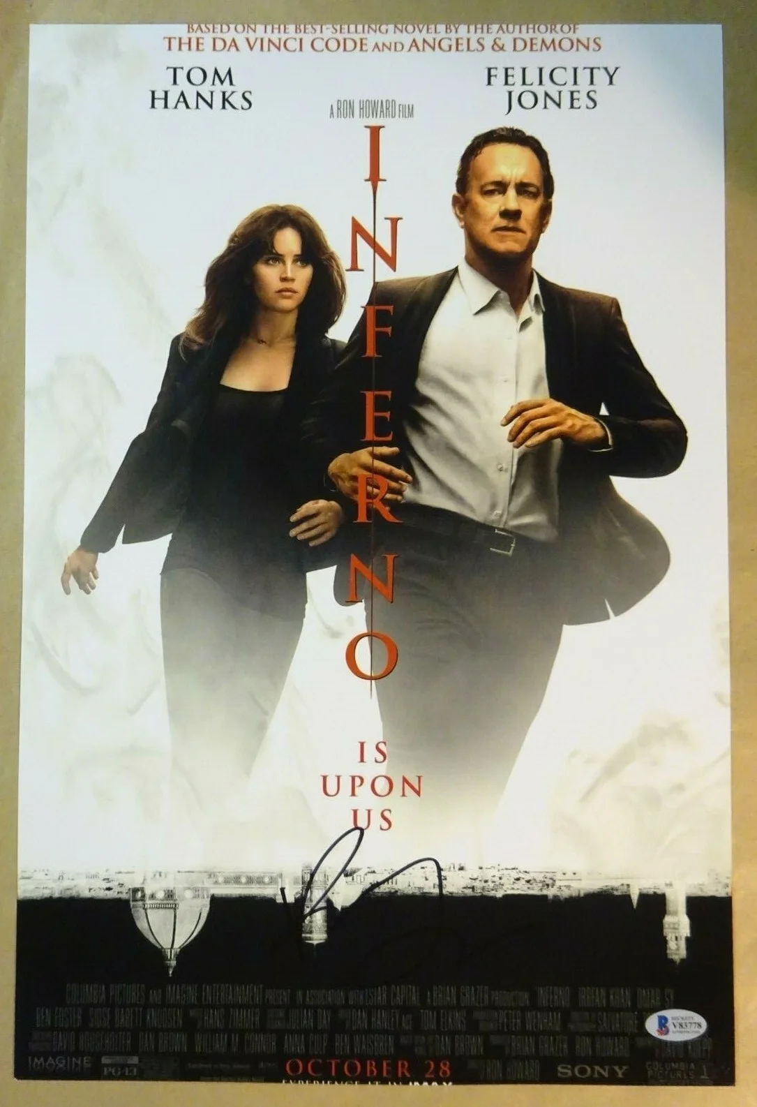 Felicity Jones — Signed FELICITY JONES Autographed INFERNO 12"x18" Photo BECKETT BAS COA, изображение 2