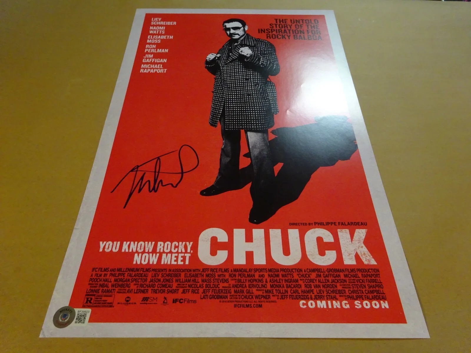 Michael Rapaport — Signed MICHAEL RAPAPORT Autographed CHUCK 11"x17" Photo Beckett BAS COA, image 2