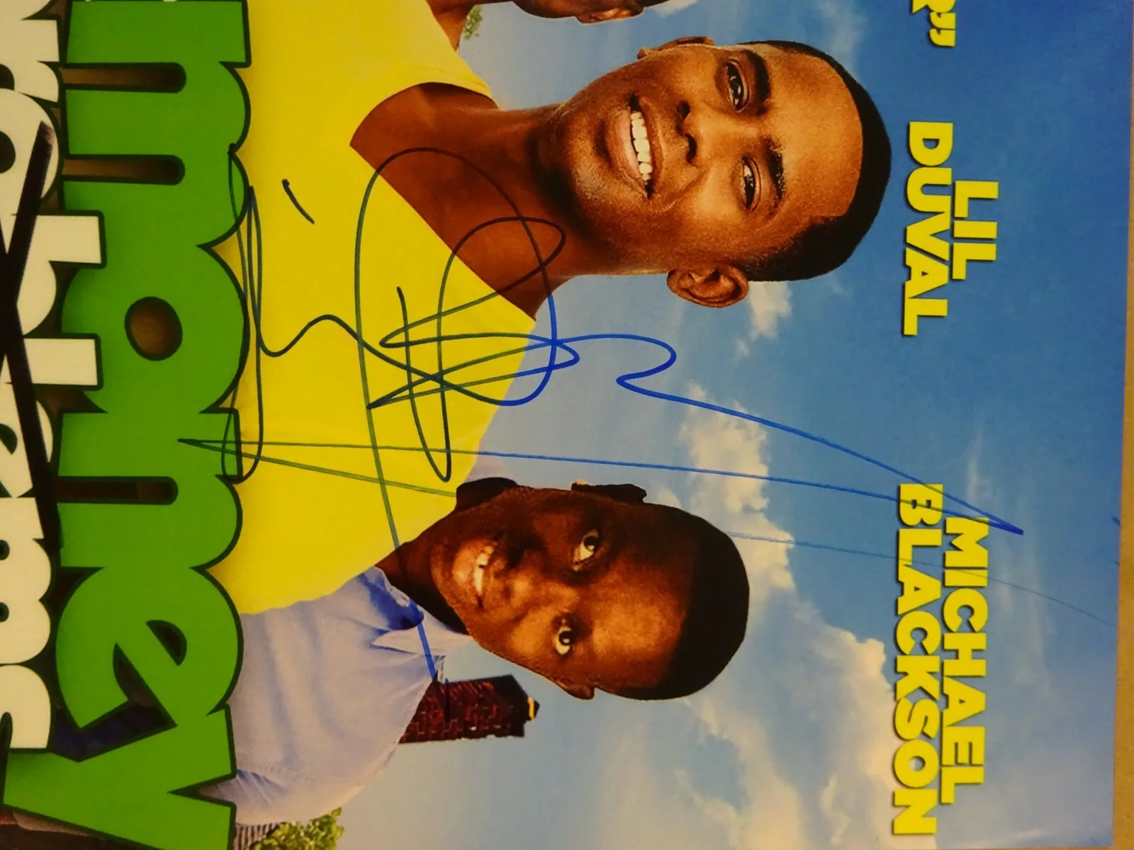 Michael Blackson — Signed MICHAEL BLACKSON - MORE MONEY MORE FAMILY 11"x17" Photo BECKETT BAS COA, изображение 3