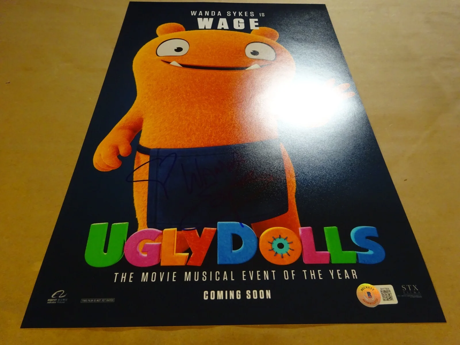 Wanda Sykes — Signed Wanda Sykes Autographed 11"x17" UglyDolls Photo Beckett BAS COA, image 2