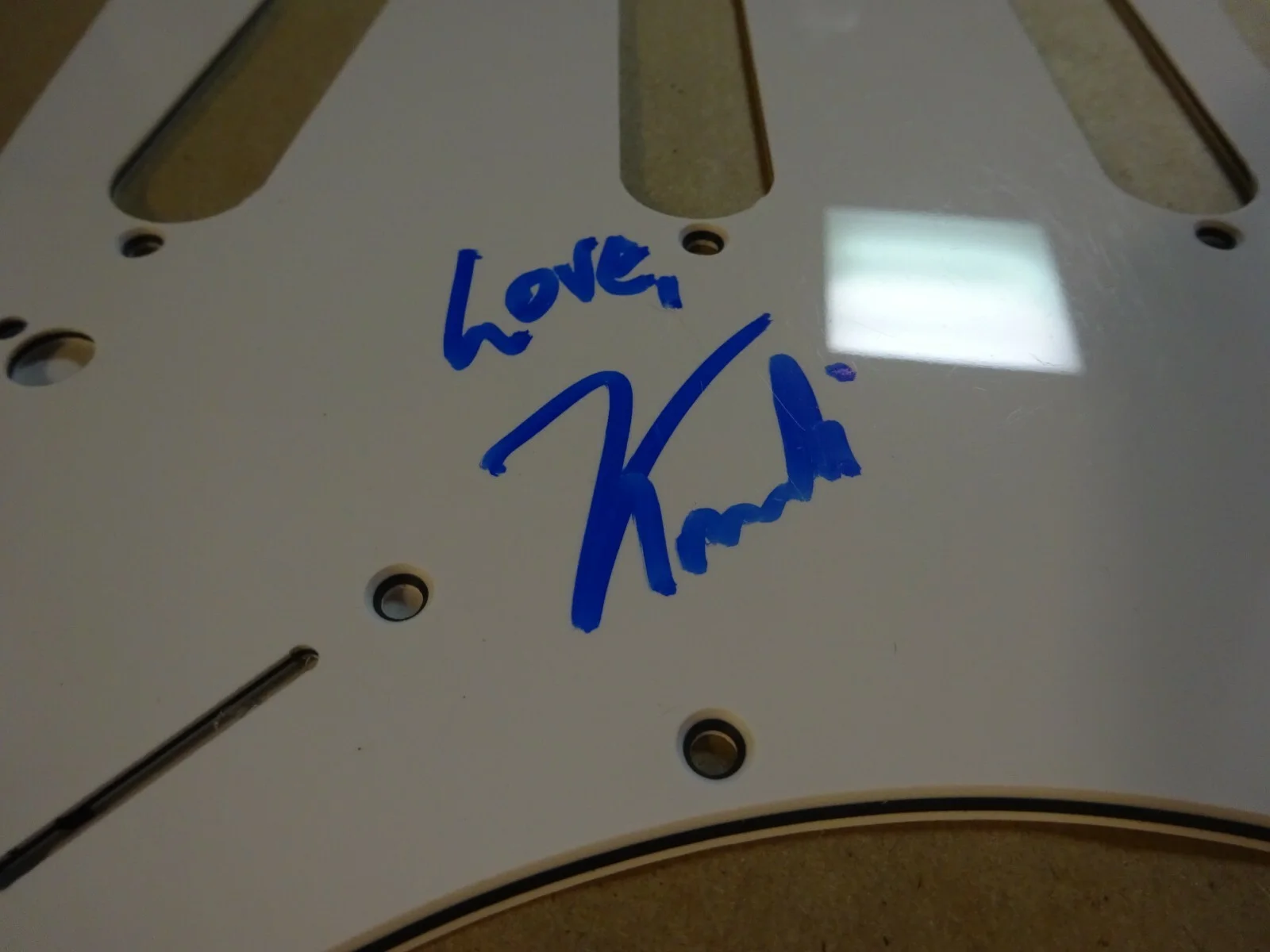 Signed KANDI BURRUSS Autographed Guitar Pick Guard Singer / TV Personality, изображение 4
