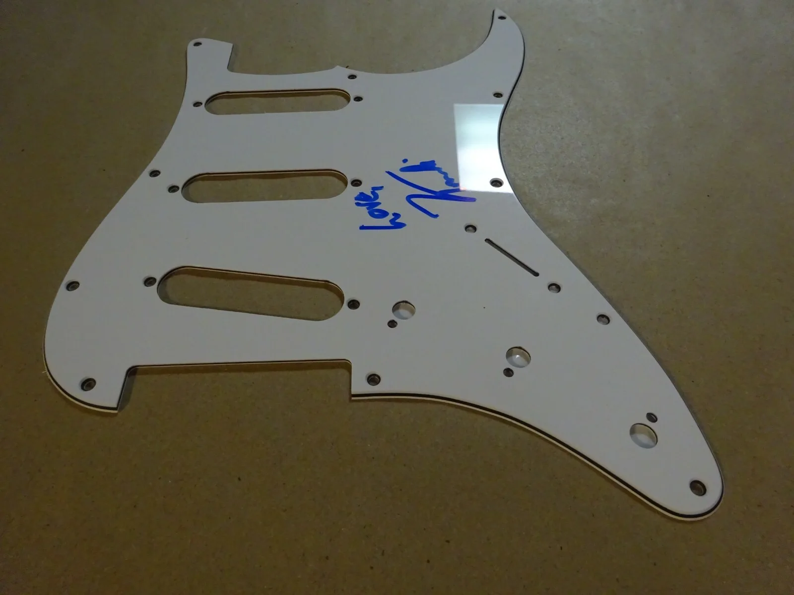 Signed KANDI BURRUSS Autographed Guitar Pick Guard Singer / TV Personality, изображение 5