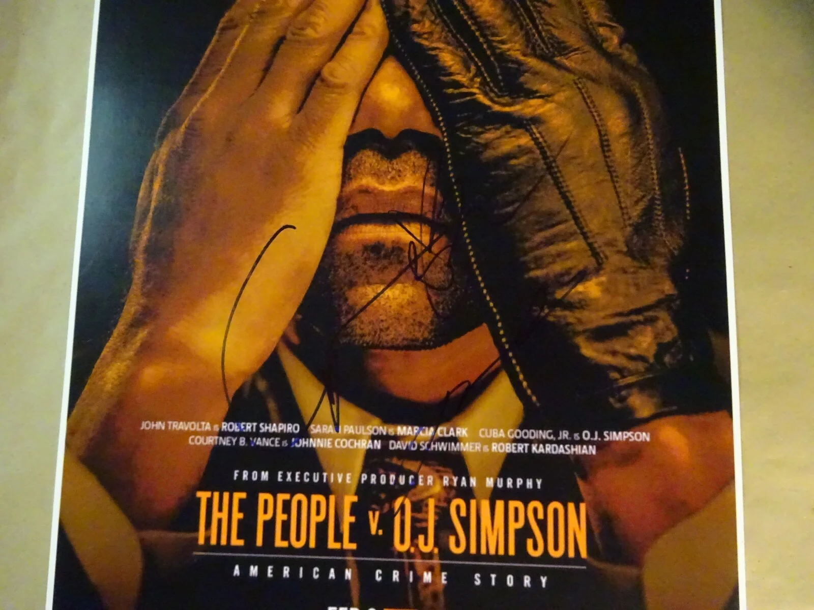 John Travolta, Courtney Vance — Signed JOHN TRAVOLTA COURTNEY VANCE The People V OJ Simpson 11x17 BECKETT COA, изображение 3