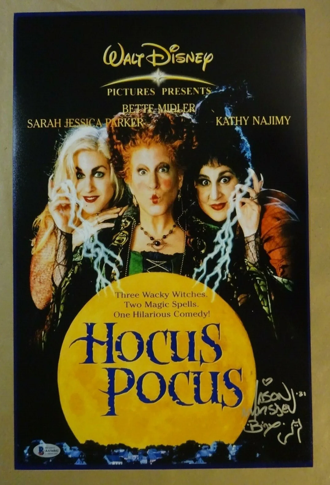 Jason Marsden — Signed JASON MARSDEN Autographed HOCUS POCUS 11"x17" Photo BECKETT BAS COA, image 2