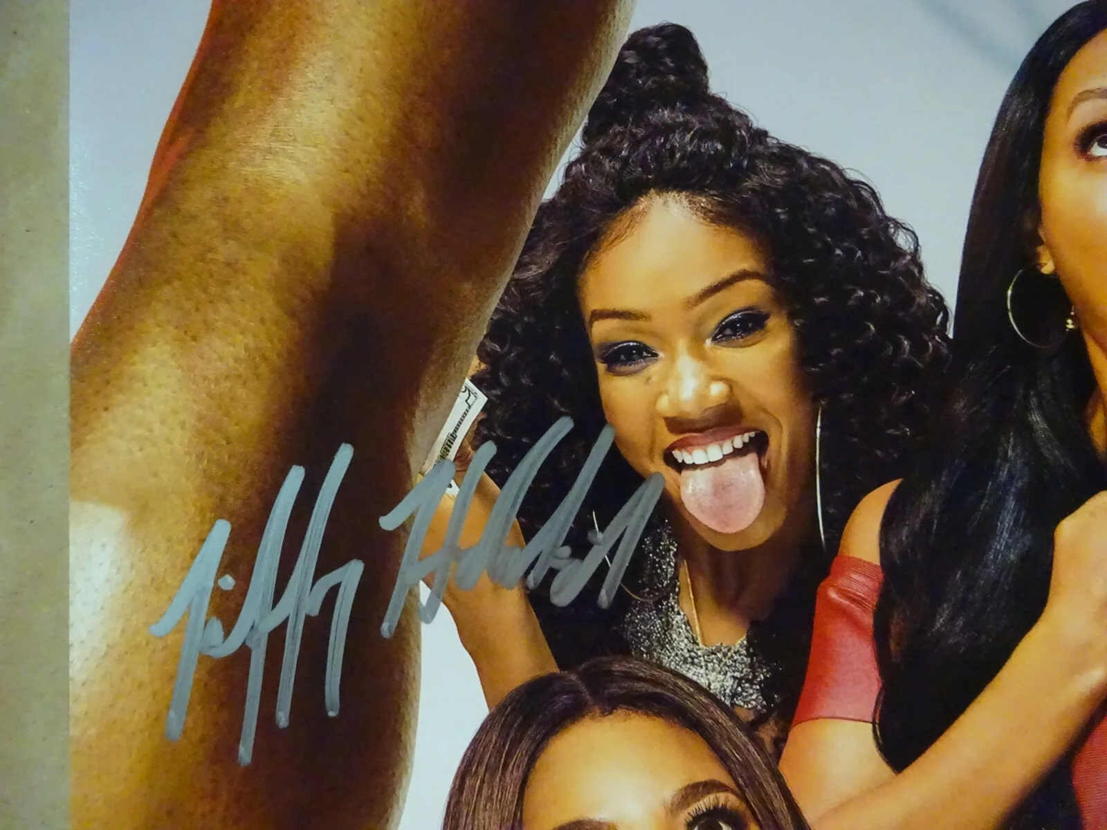 Tiffany Haddish — Signed TIFFANY HADDISH Autographed Girls Trip 12"x18" Photo BECKETT BAS COA, изображение 3