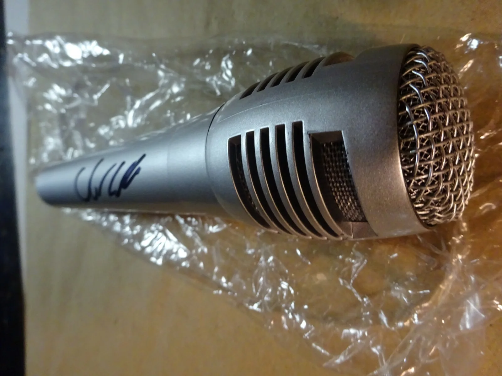 Signed CHRIS REDD Autographed Microphone Comedian Saturday Night Live, image 4