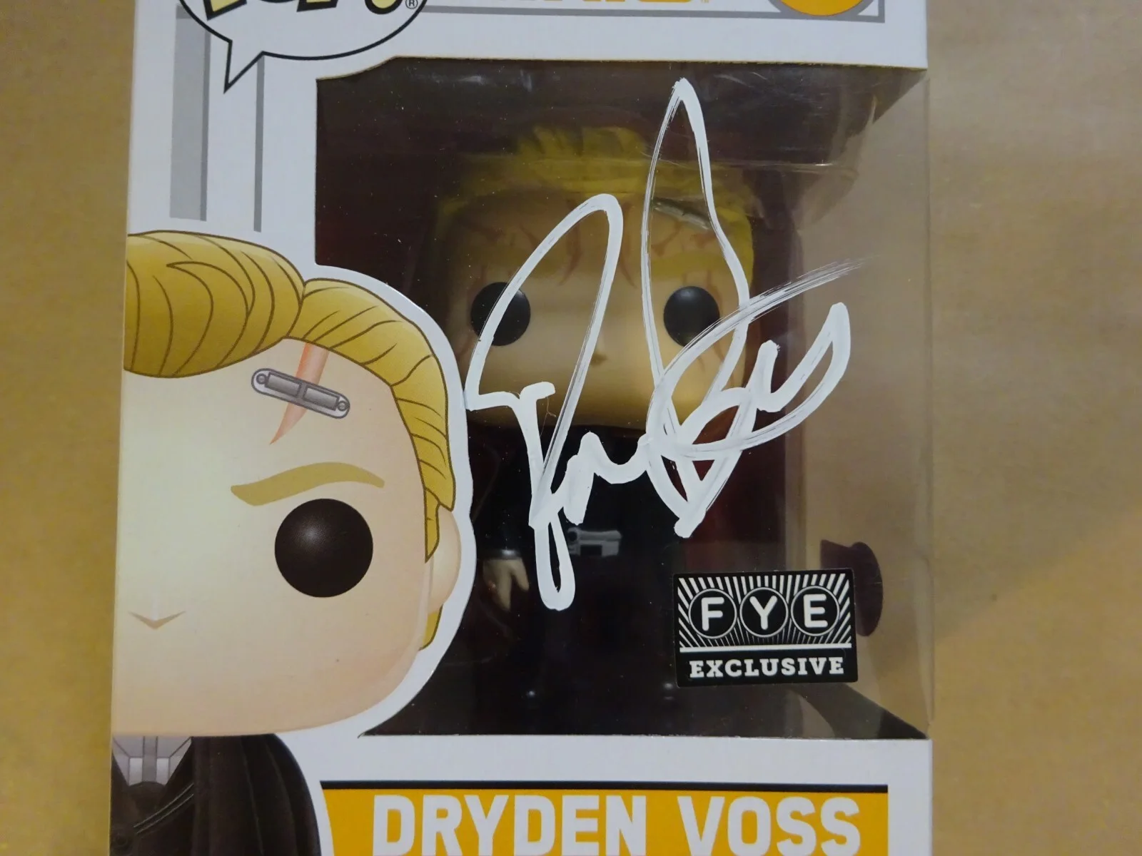 Paul Bettany — Autographed Paul Bettany Signed Dryden Voss Vos Star Wars Solo Funko Pop BAS COA, изображение 3