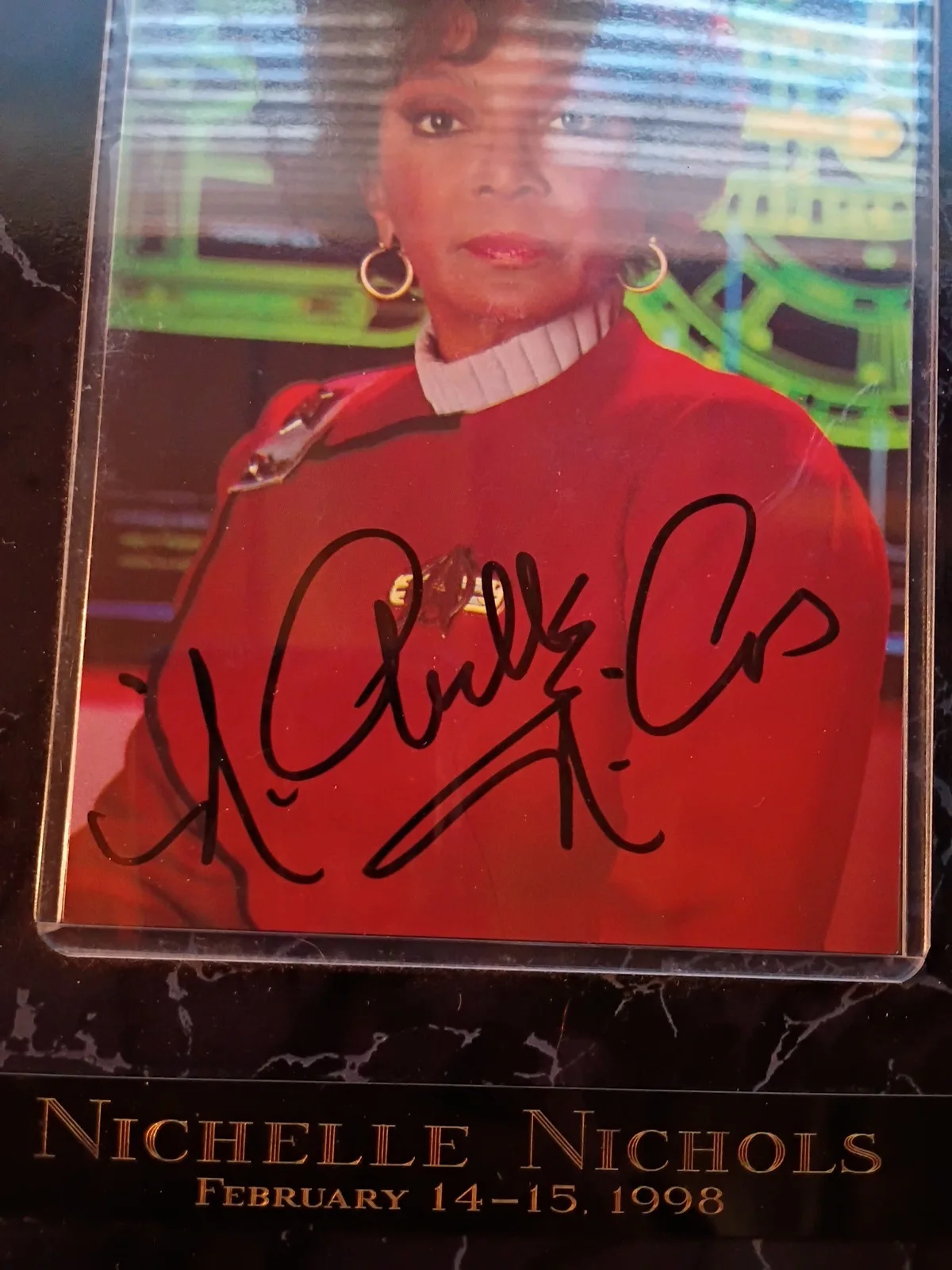 Nichelle Nichols — Nichelle Nichols Signed 6x4 Photo On A Plaque- STAR TREK - ICONIC Lt Uhura, изображение 2