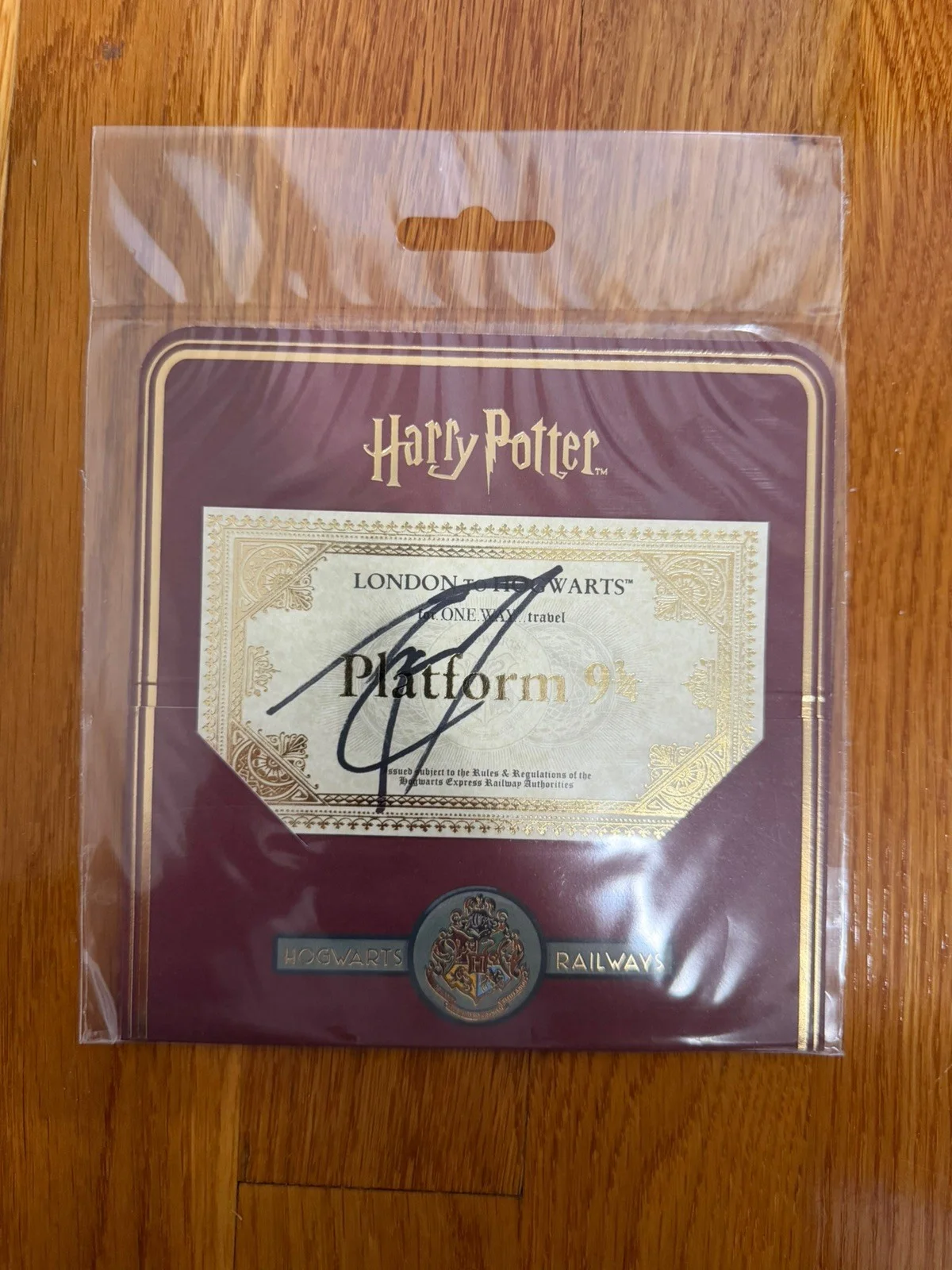 Daniel Radcliffe — Daniel Radcliffe Signed Autograph Harry Potter Train Ticket platform 9 3/4, изображение 3