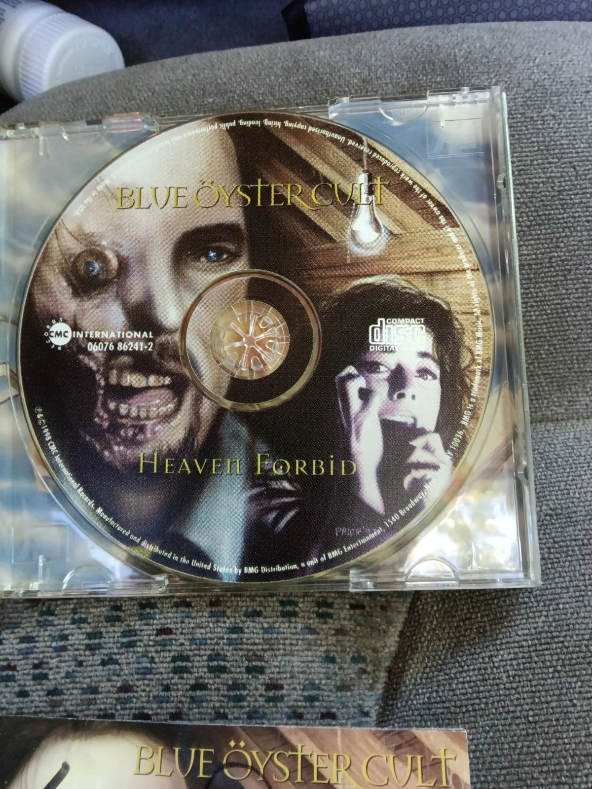 very good condition CD hand signed by the group, image 4