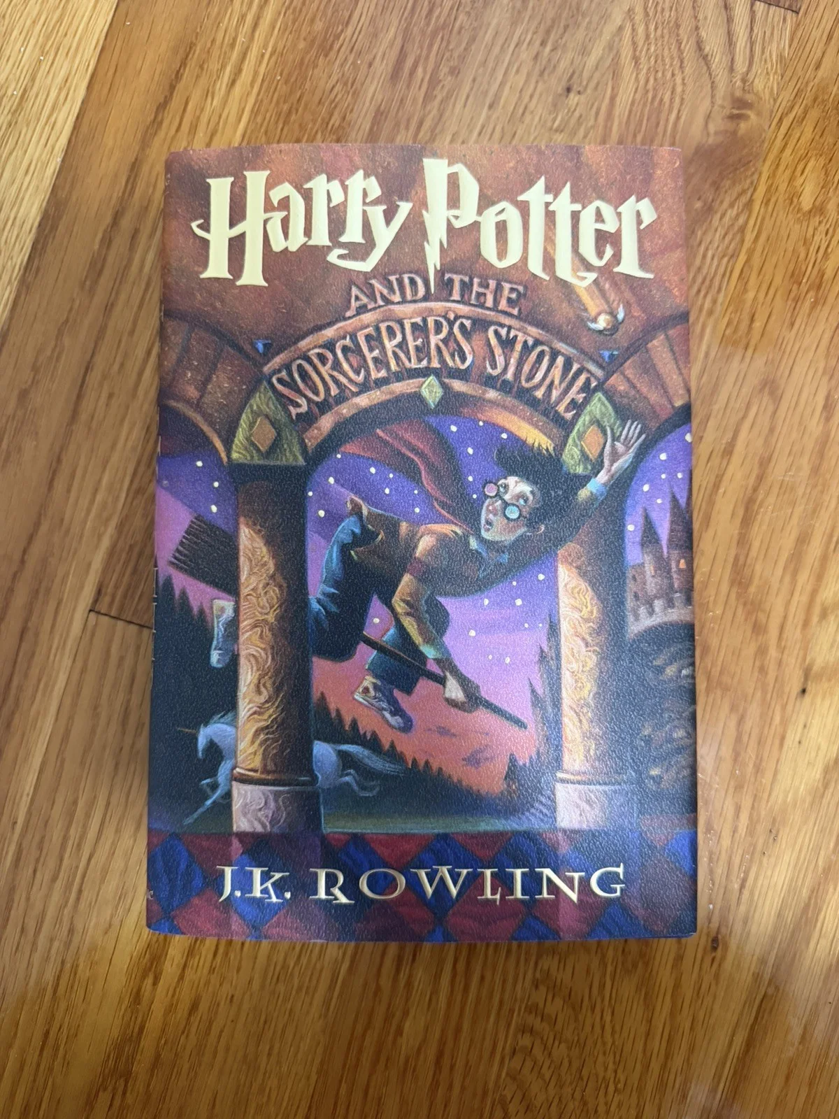Daniel Radcliffe — Daniel Radcliffe Signed Harry Potter Sorcerer's Stone Book Autograph, image 2