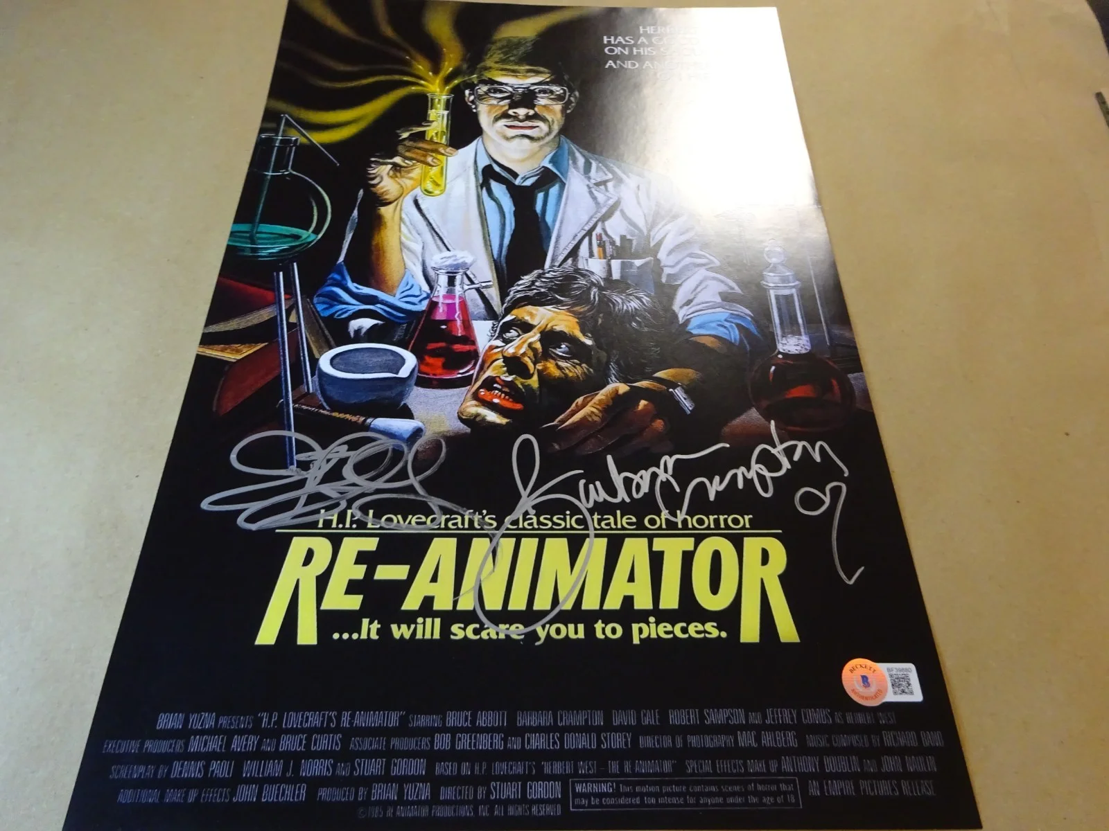 Jeffrey Combs, Barbara Crampton — Signed Jeffrey Combs & Barbara Crampton Re-Animator 11"x17" Photo BAS COA, изображение 2