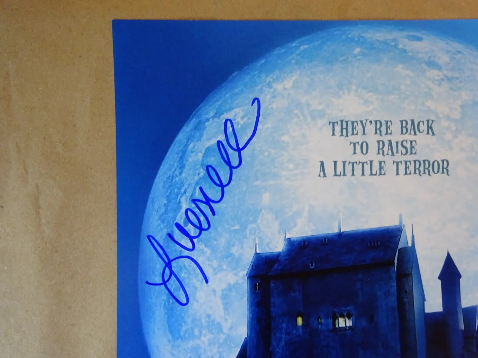 Luenell Campbell — Signed Luenell Campbell Autographed Hotel Transylvania 2 11"x17" Photo, изображение 3