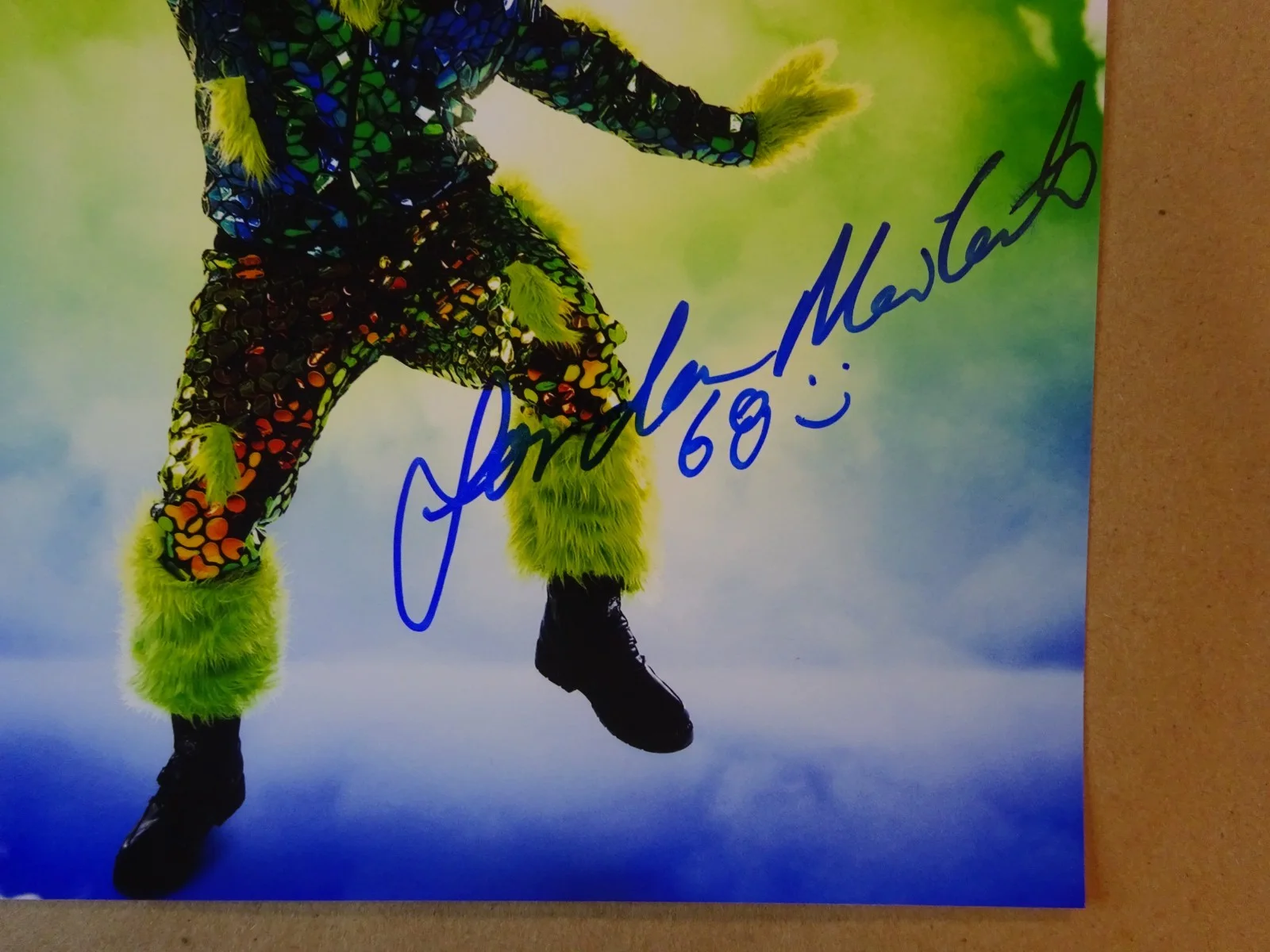Jordan Mailata — Autographed Jordan Mailata Signed 8"x10" Masked Singer Photo Beckett BAS COA, изображение 3