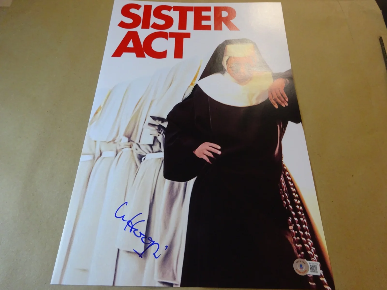 Whoopi Goldberg — Signed Whoopi Goldberg Autographed 11"x17" Sister Act Photo Beckett BAS COA, изображение 2