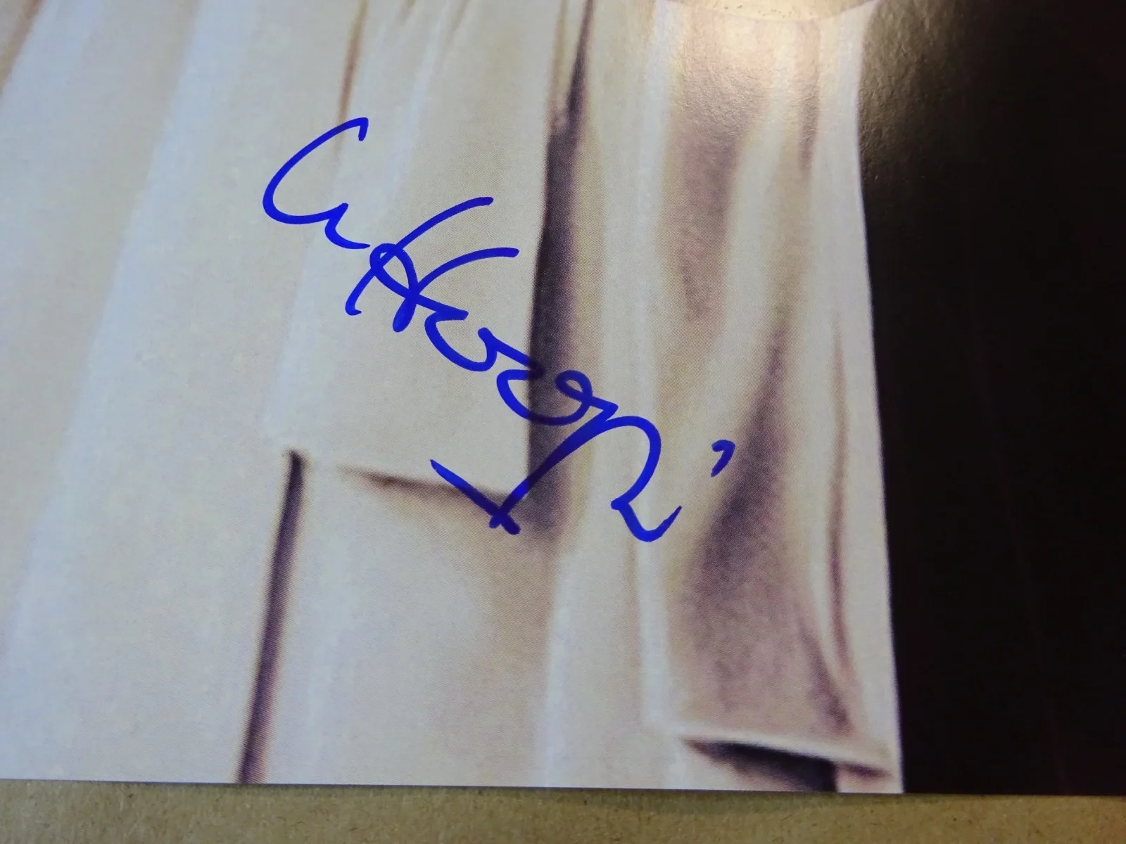 Whoopi Goldberg — Signed Whoopi Goldberg Autographed 11"x17" Sister Act Photo Beckett BAS COA, изображение 4