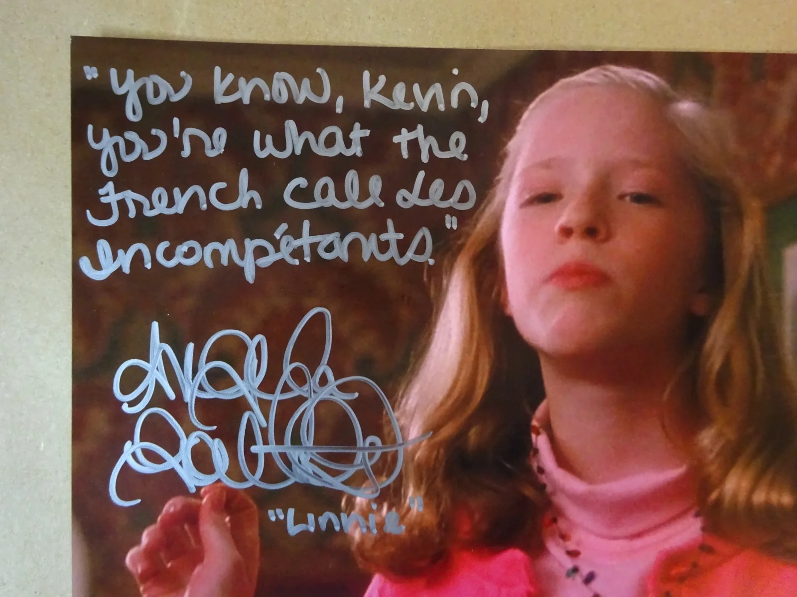 Angela Goethals — Signed Angela Goethals Autographed & Quote 8"x10" Photo Home Alone Beckett COA, изображение 3
