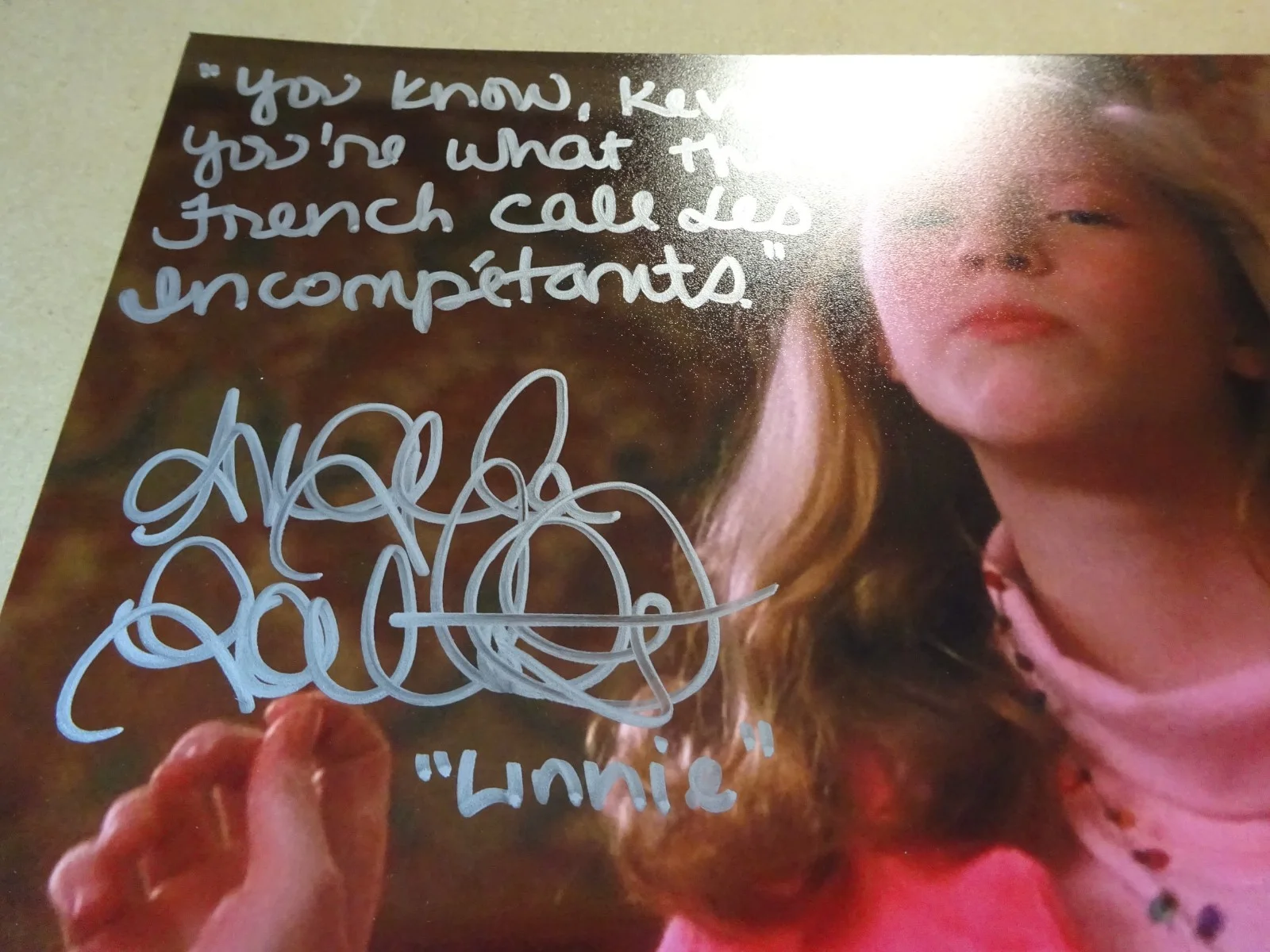 Angela Goethals — Signed Angela Goethals Autographed & Quote 8"x10" Photo Home Alone Beckett COA, изображение 4