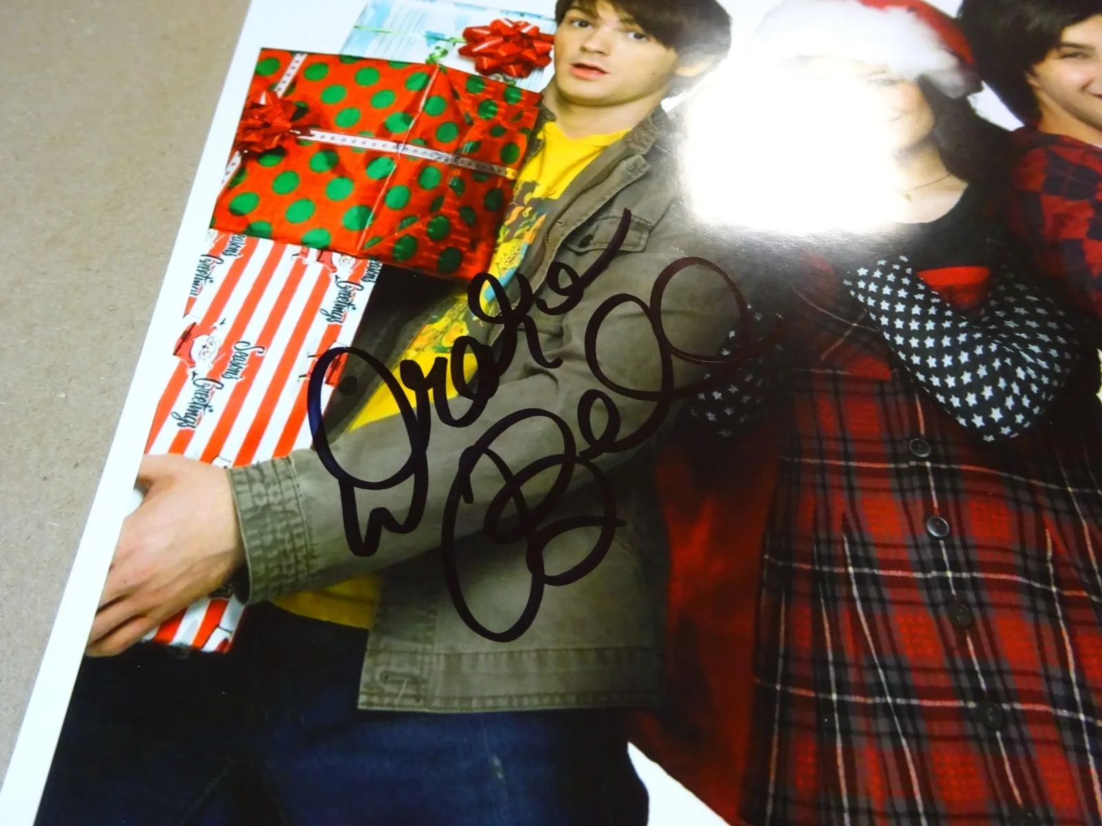 Drake Bell, Josh Peck — Signed Drake Bell & Josh Peck 8"x10" Photo Merry Christmas Drake & Josh JSA COA, изображение 4