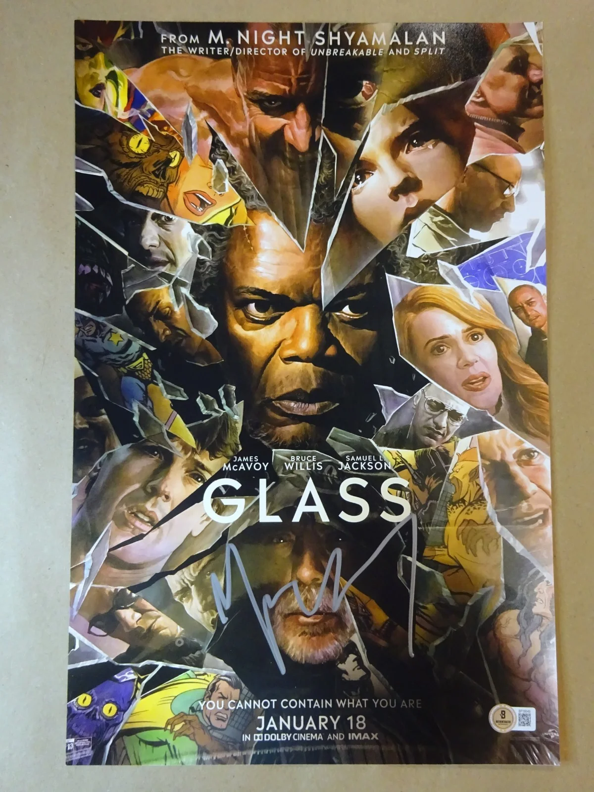 M Night Shyamalan — Signed M Night Shyamalan Autographed Glass 11"x17" Photo Beckett BAS COA