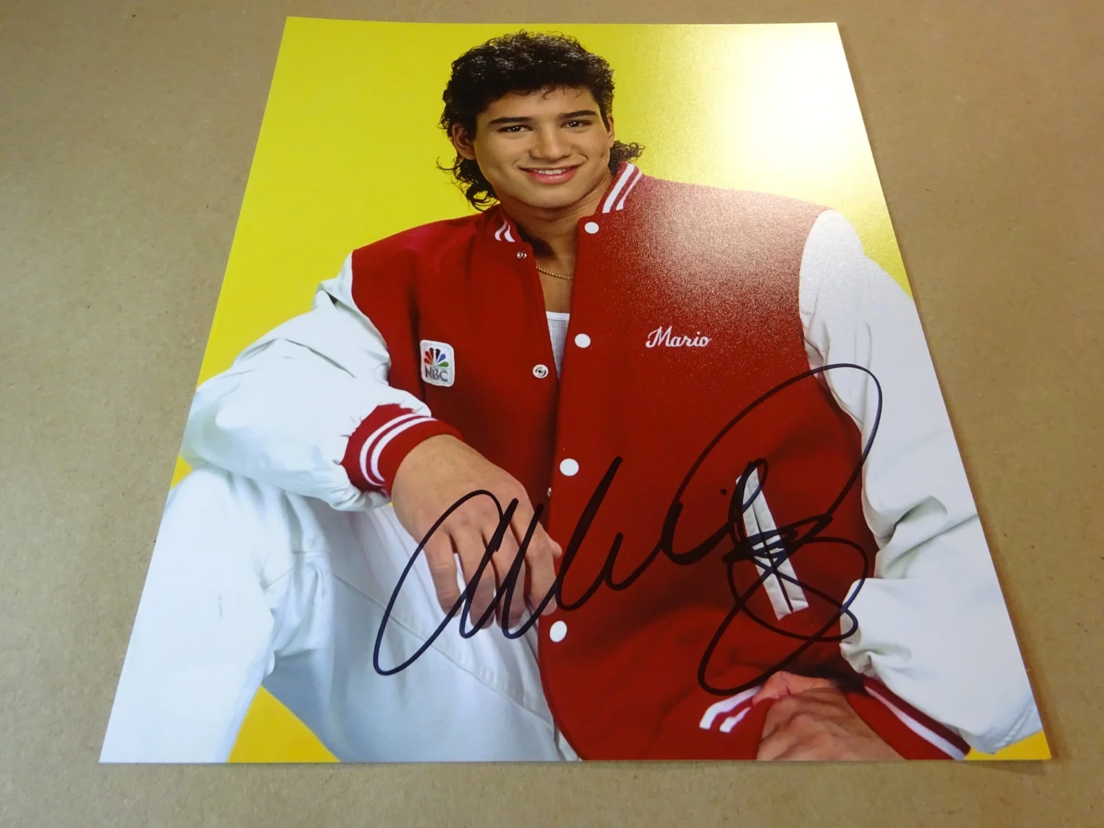 Mario Lopez — Signed Mario Lopez Autographed 8"x10" Photo Saved By The Bell JSA COA, изображение 2