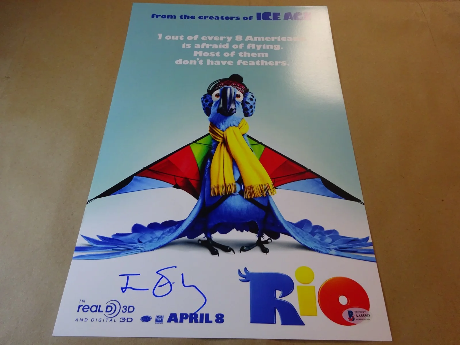 Jesse Eisenberg — Signed Jesse Eisenberg Autographed Rio 11"x17" Photo Beckett BAS COA, image 2