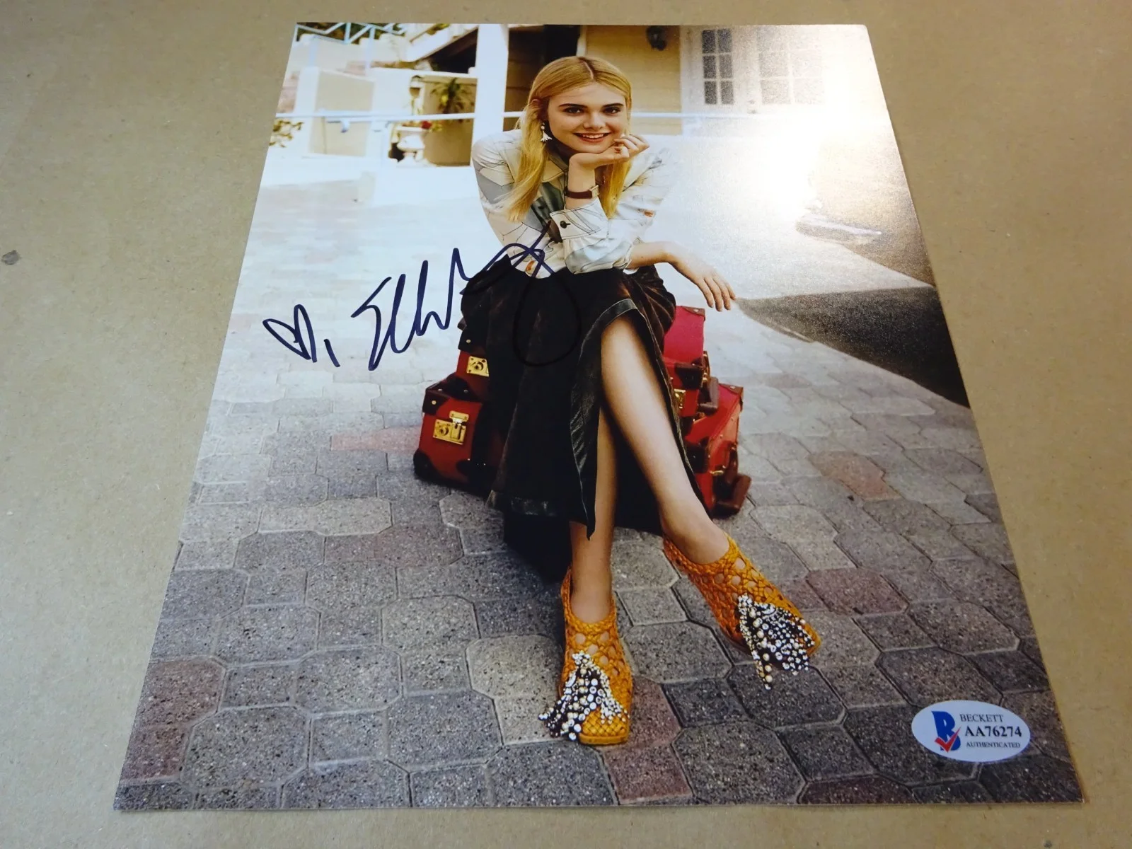 Elle Fanning — Autographed Elle Fanning Signed 8"x10" Photo Beckett BAS COA, image 2