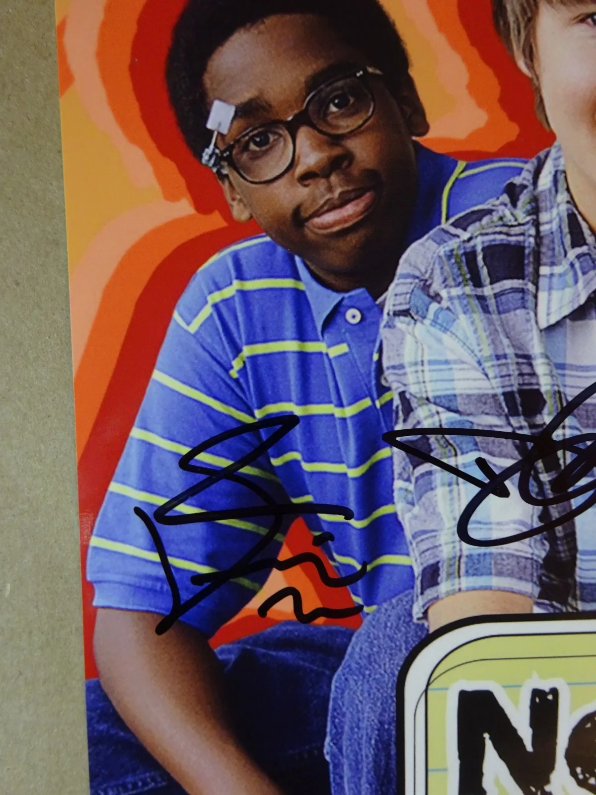 Daniel Curtis Lee, Devon Werkheiser, Lindsay Shaw — 8"x10" Photo Ned's Declassified School Survival Guide Signed by 3 JSA COA, изображение 4