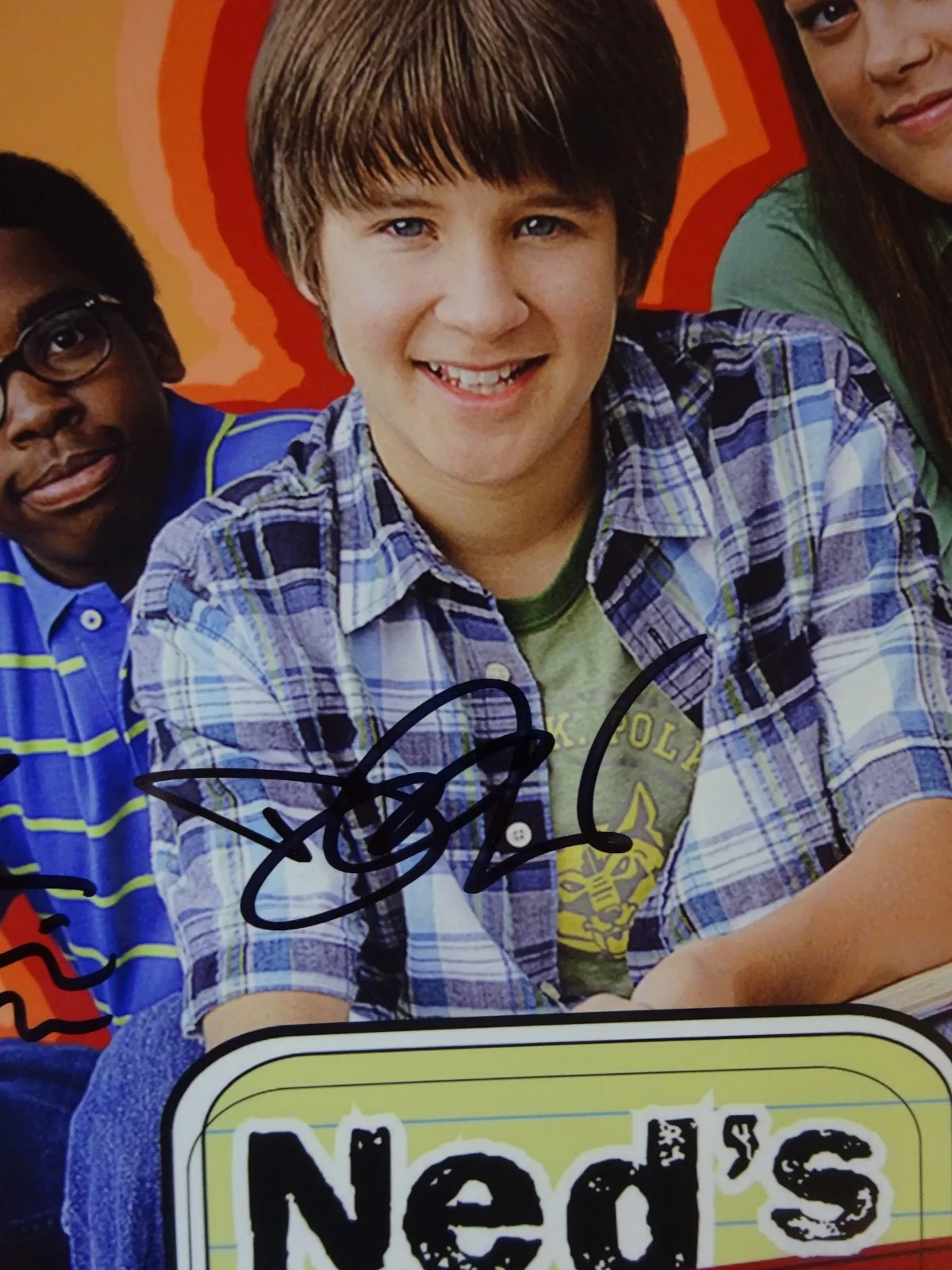 Daniel Curtis Lee, Devon Werkheiser, Lindsay Shaw — 8"x10" Photo Ned's Declassified School Survival Guide Signed by 3 JSA COA, изображение 5