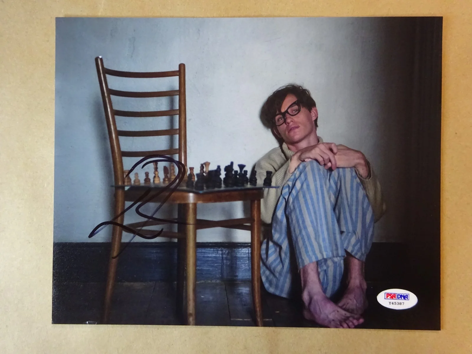 Eddie Redmayne — Autographed Eddie Redmayne Signed 8"x10" Photo Theory Of Everything PSA DNA COA