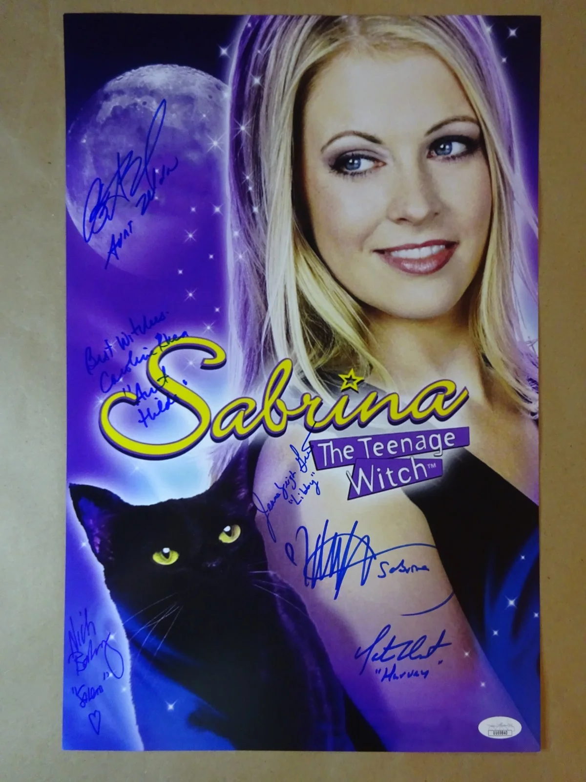 Melissa Joan Hart, Carolina Rhea, Beth Broderick, Nick Bakay — Sabrina The Teenage Witch 11"x17" Photo Signed by 6 - Complete Cast - JSA COA, image 2