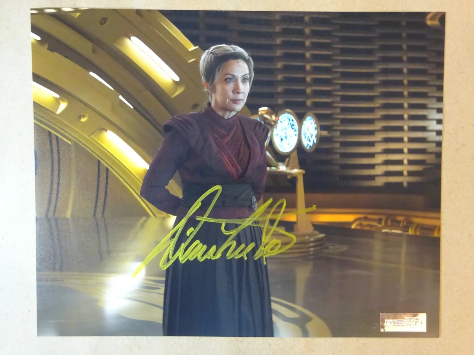 Diana Lee Inosanto — Signed Diana Lee Inosanto Autographed 8"x10" Photo Ahsoka FanExpo COA, изображение 2