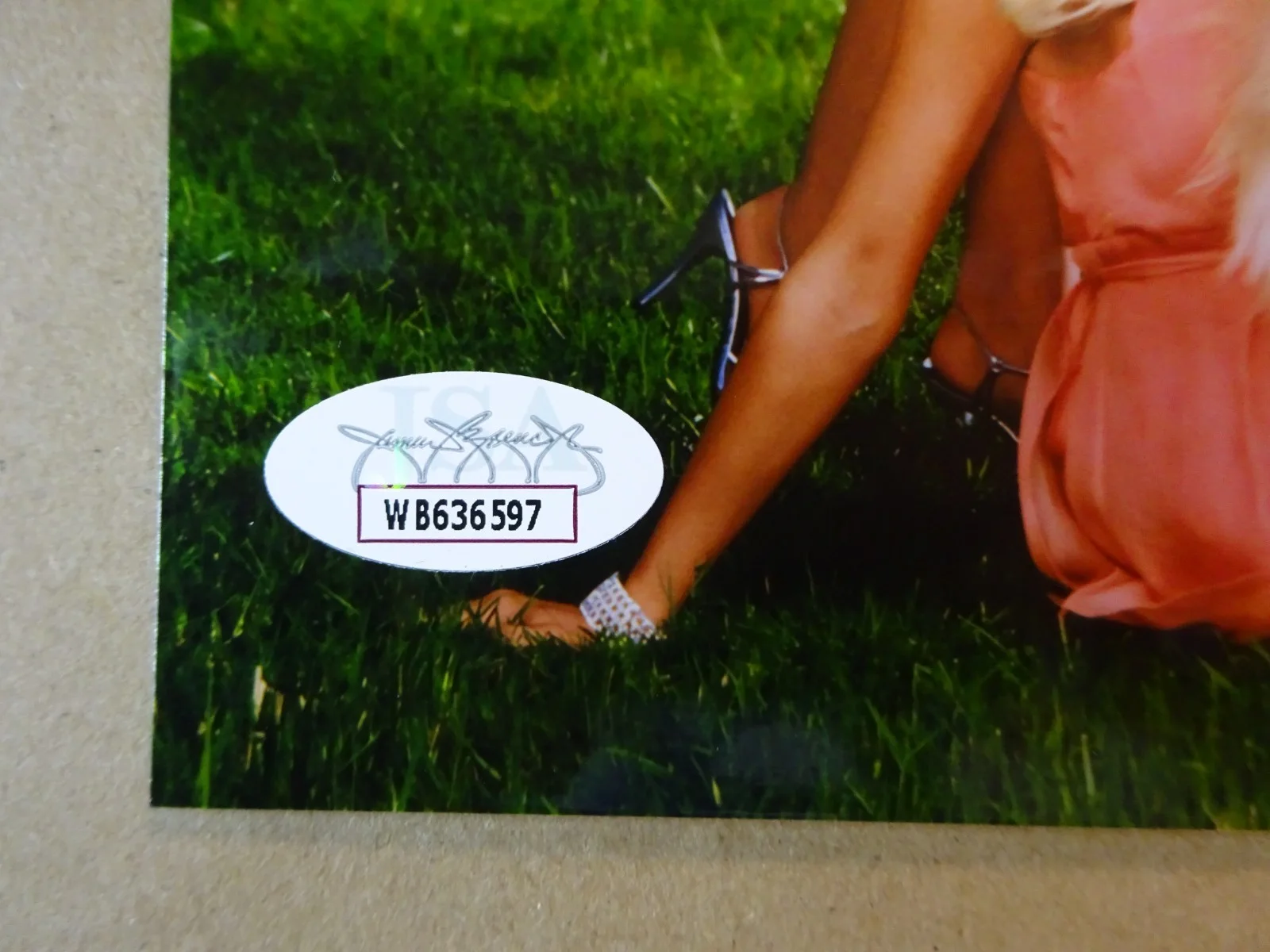 Kendra Wilkinson — Autographed Kendra Wilkinson Signed 8"x10" Photo Playboy Bunny JSA COA, image 5