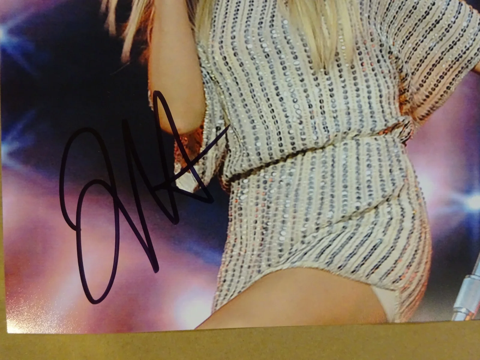 Julianne Hough — Autographed Julianne Hough Signed 8"x10" Photo Beckett BAS COA, изображение 3