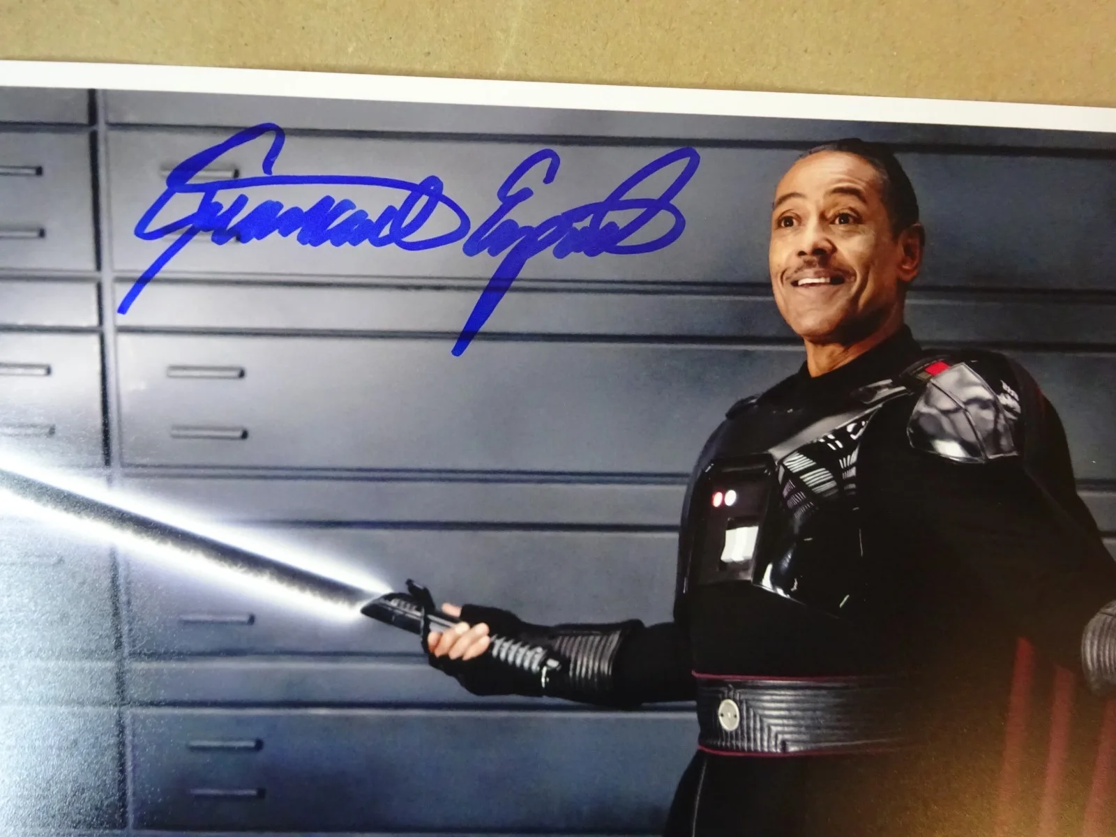 Giancarlo Esposito — Signed Giancarlo Esposito 8"x10" Photo Star Wars Mandalorian Official Pix COA, изображение 3