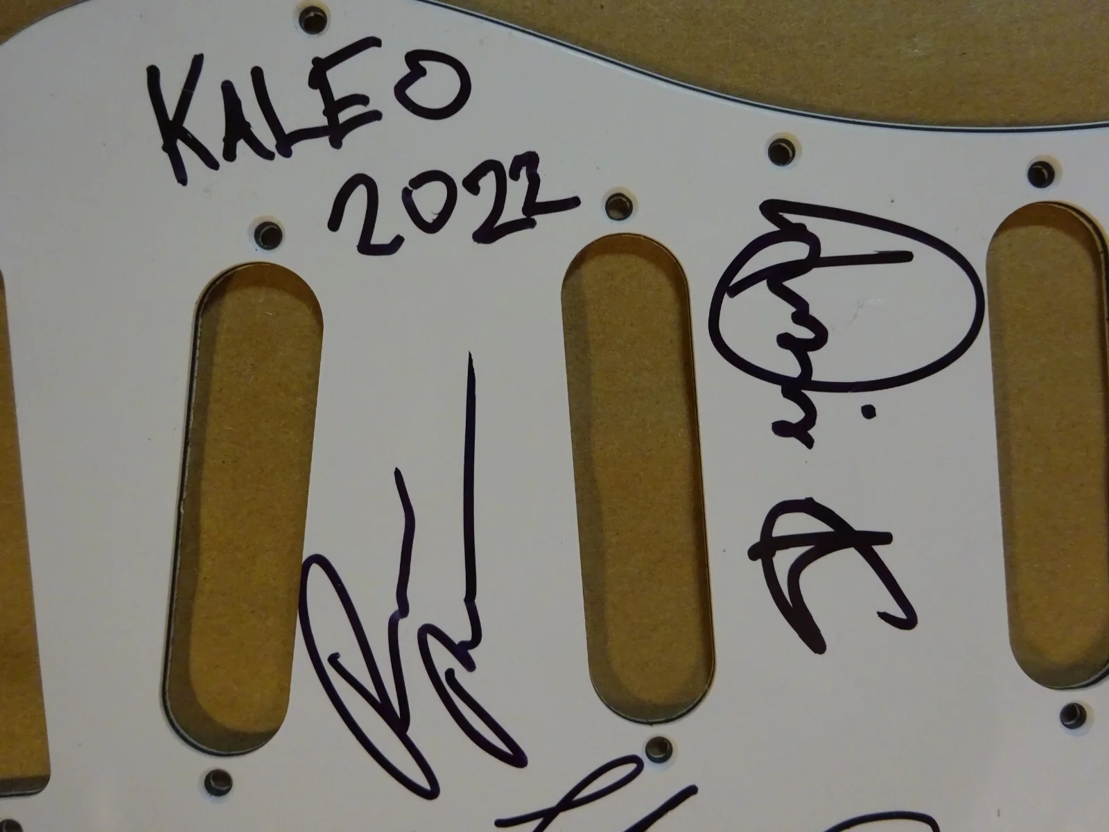 Autographed KALEO Pick Guard Signed By 4 BECKETT BAS LOA COA JJ Jokull Juliusson, image 4