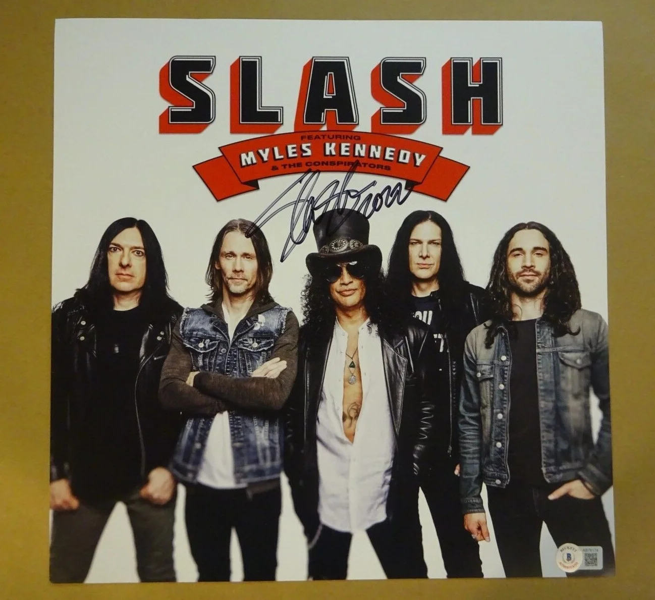 Autographed SLASH Feat Miles Kennedy Signed Album Flat Photo BECKETT COA LOA BAS, изображение 2