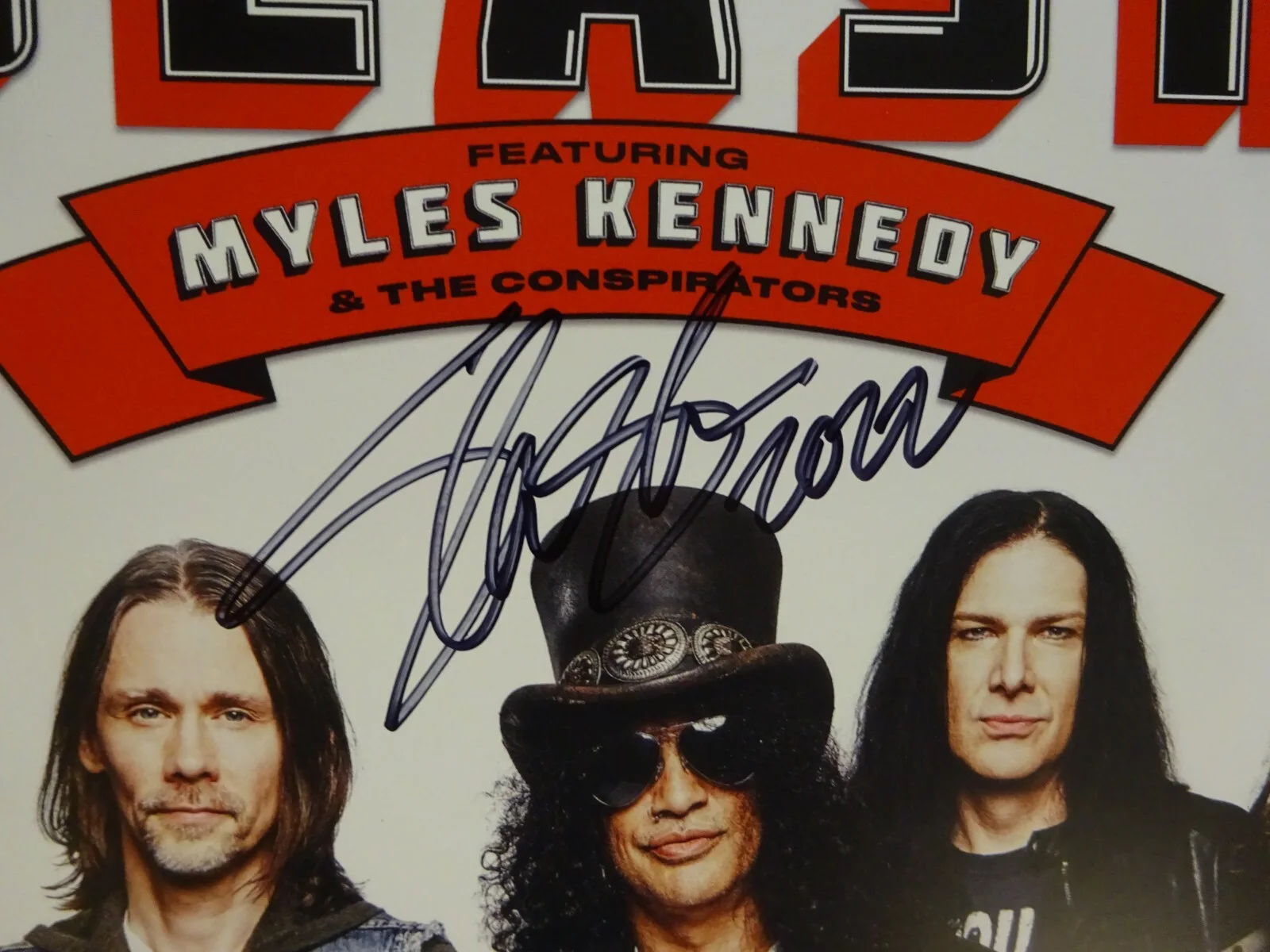 Autographed SLASH Feat Miles Kennedy Signed Album Flat Photo BECKETT COA LOA BAS, изображение 3