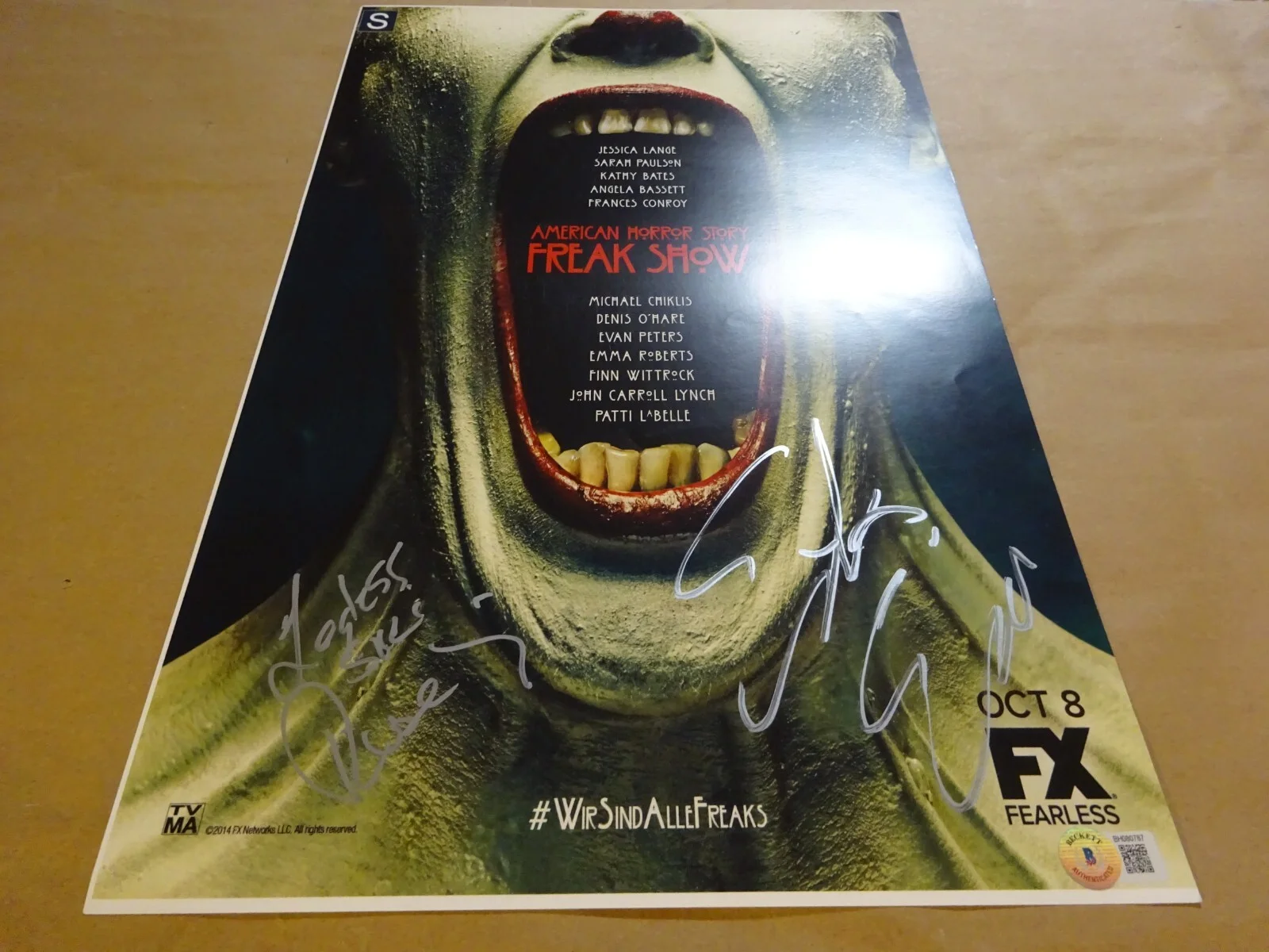 Erika Ervin, Rose Siggins — Autographed Ervin & Siggins Signed AHS Freak Show 11"x17" Photo Beckett BAS COA, image 2